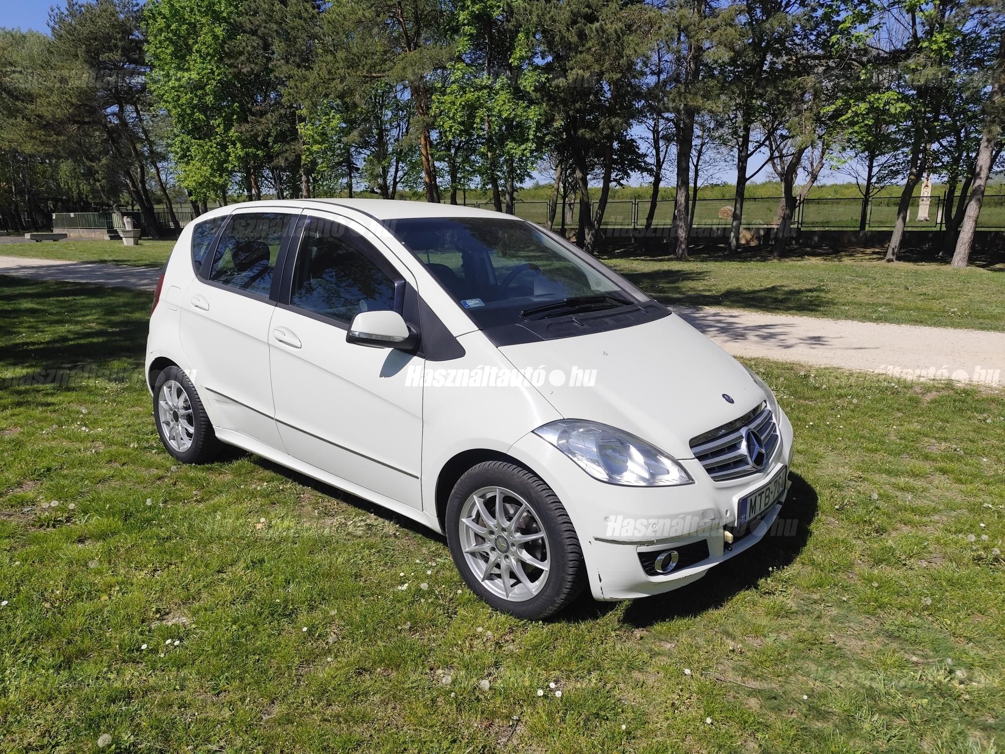 MERCEDES-BENZ A 180 2011/12 - 1