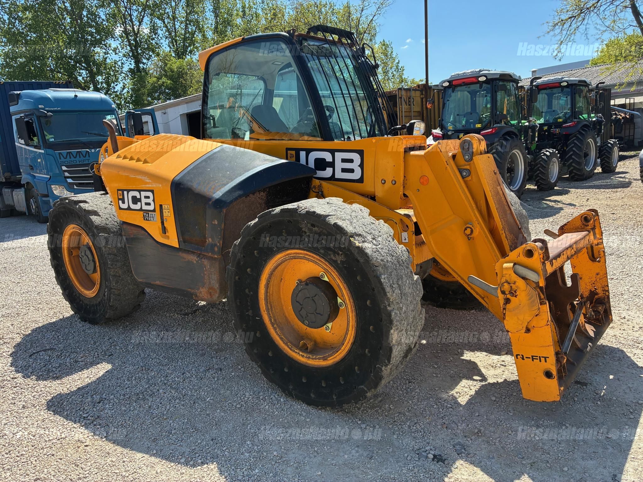 JCB 2018 - 1
