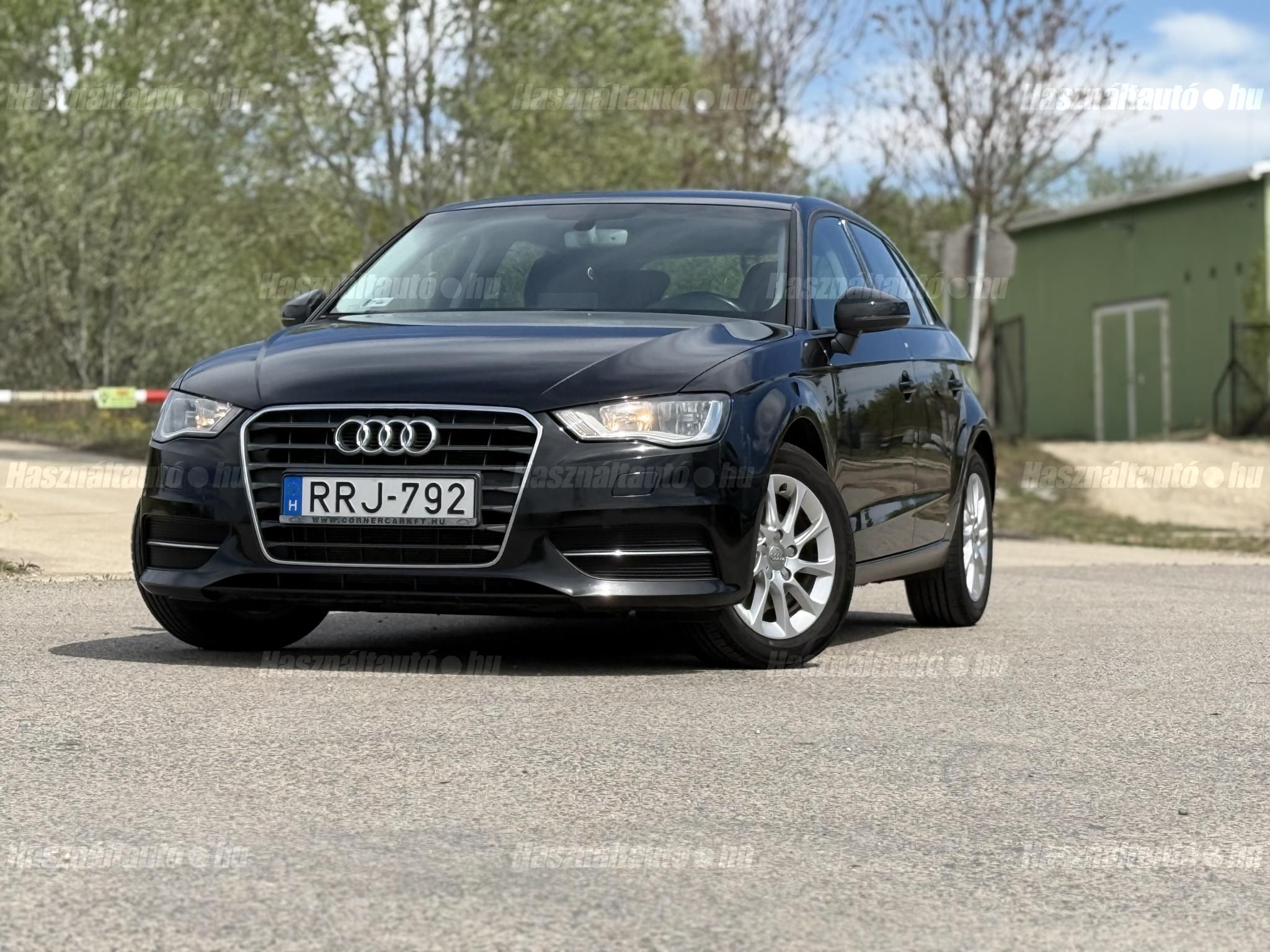 AUDI A3 2015/12 - 1