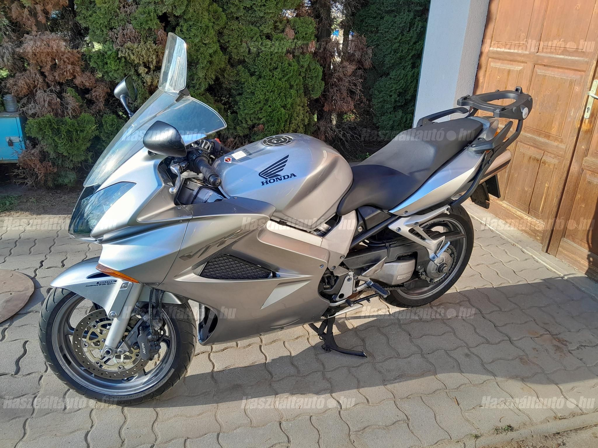 HONDA VFR 800 2004/4 - 1