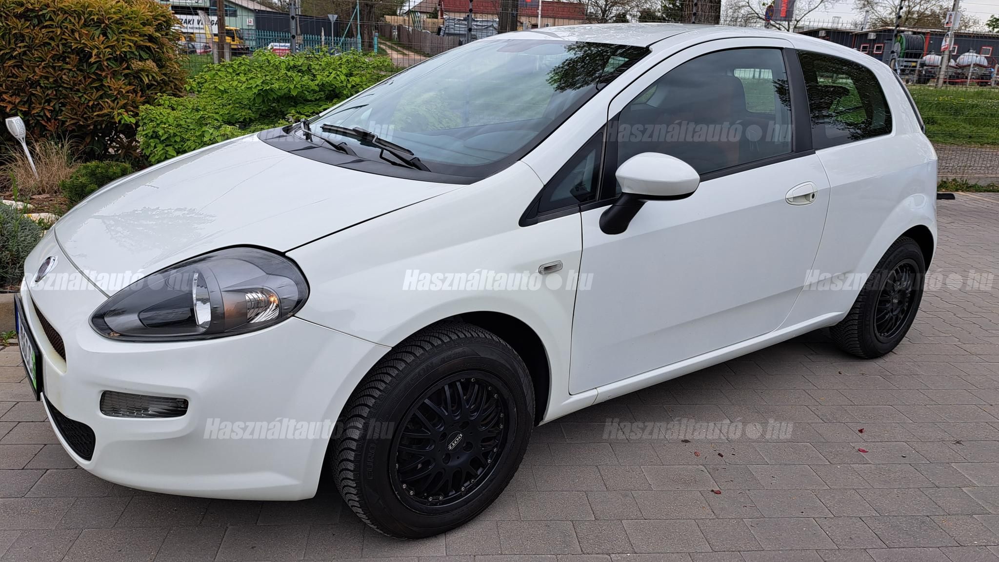 FIAT PUNTO 2012 - 1