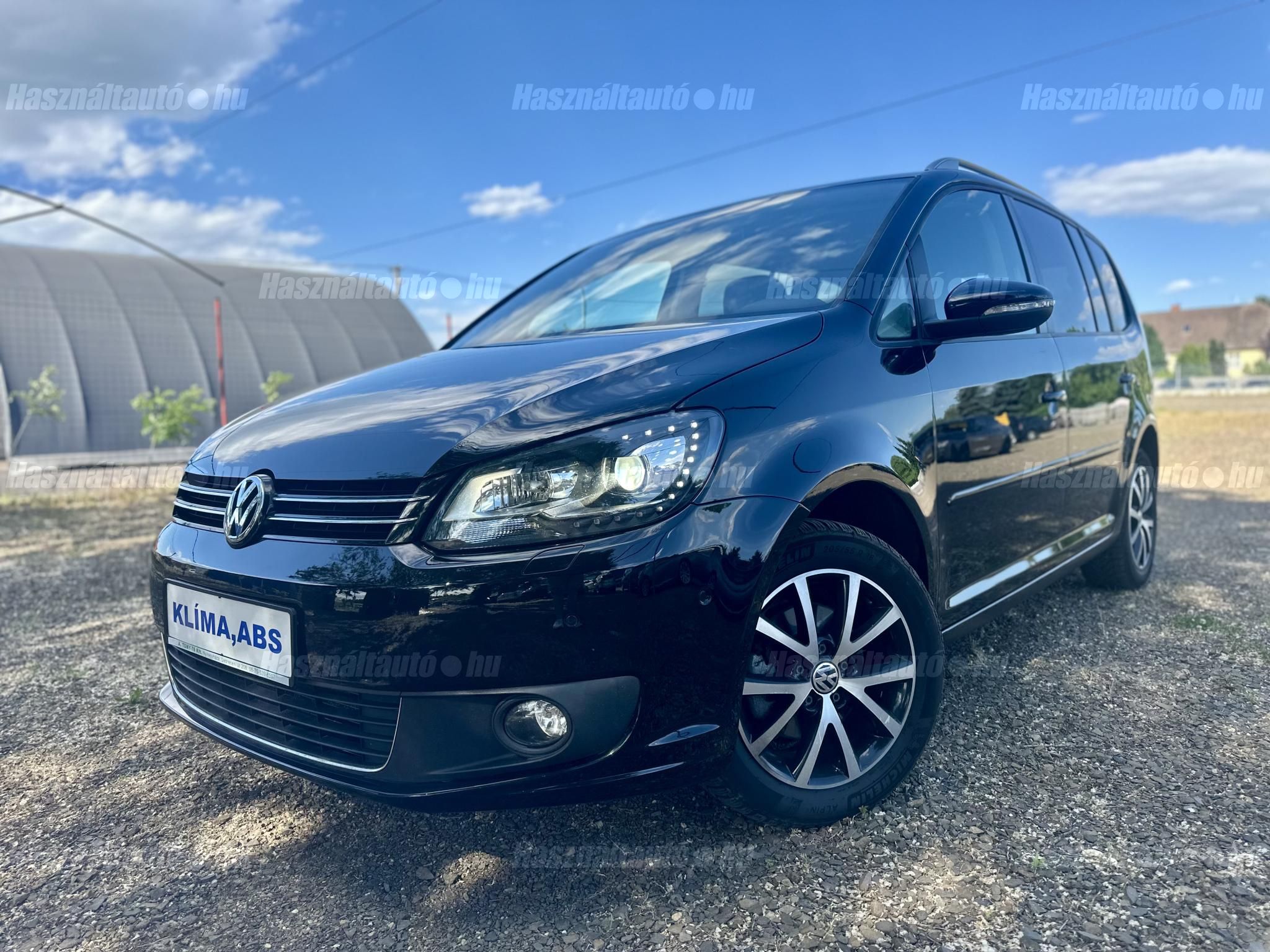 VOLKSWAGEN TOURAN 2013 - 1