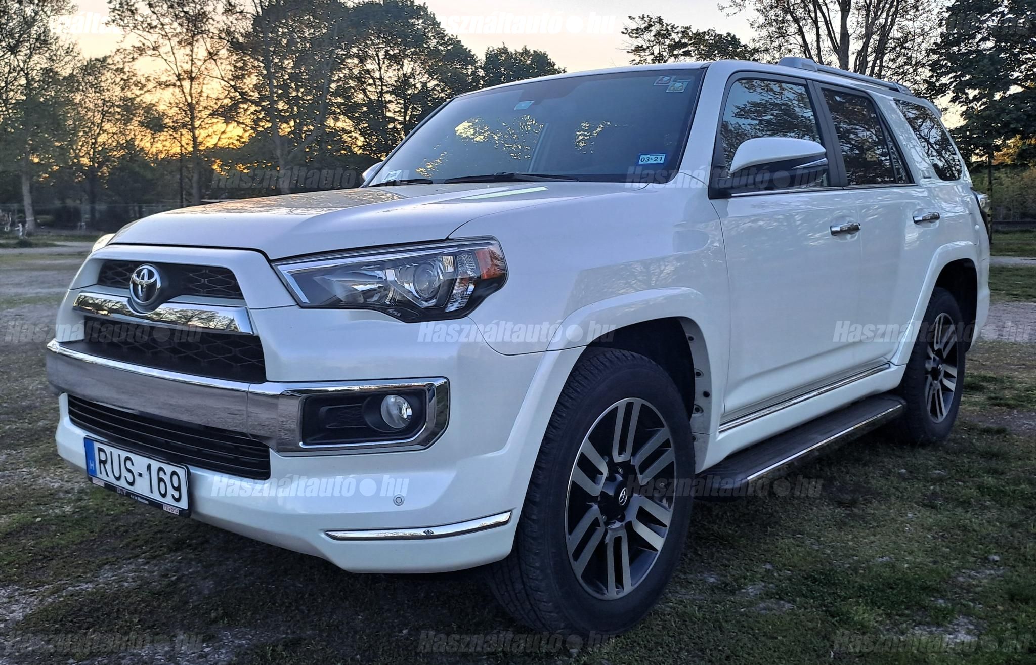 TOYOTA 4 RUNNER 2019/4 - 1