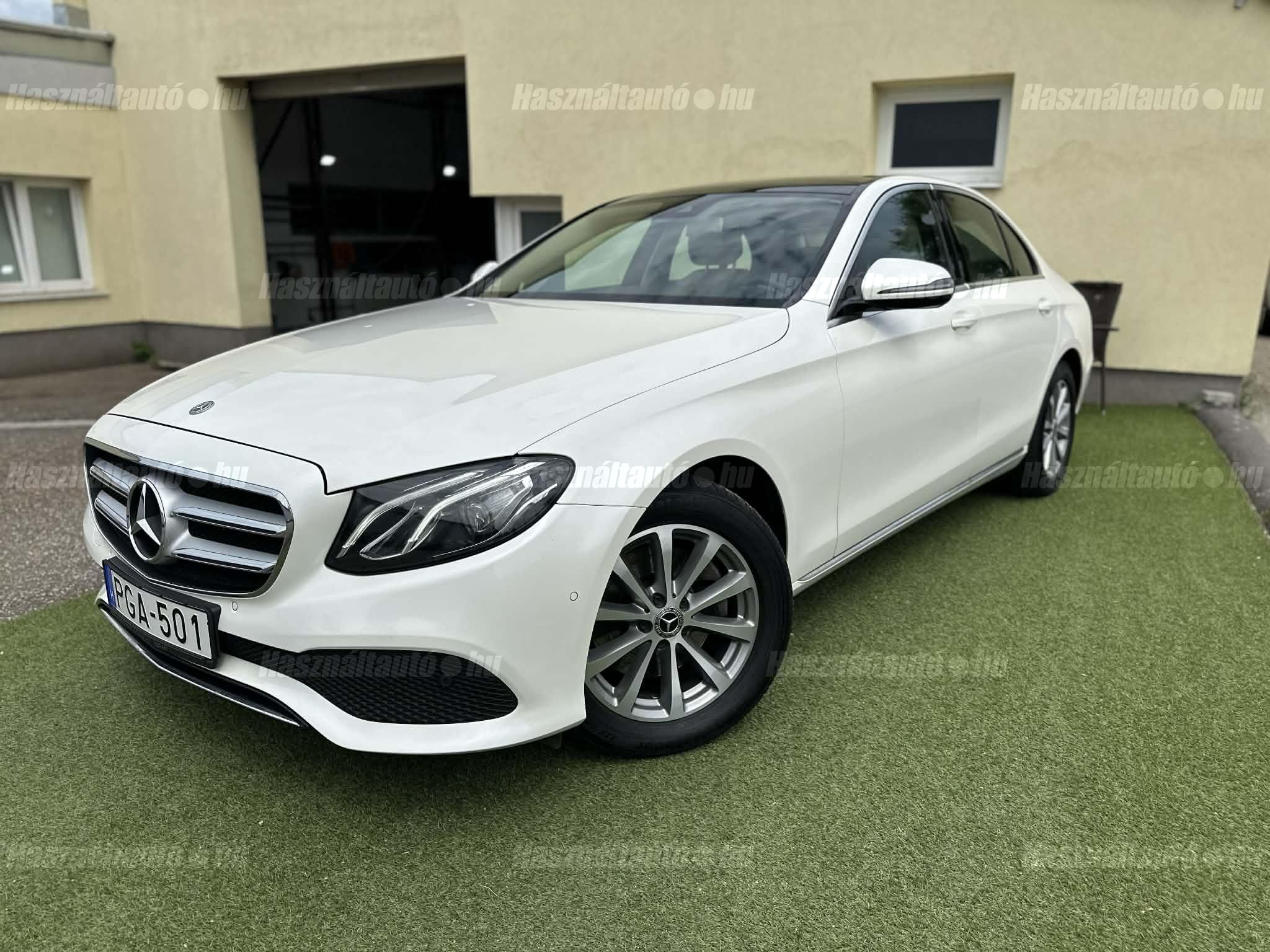 MERCEDES-BENZ E 220 2017/6 - 1