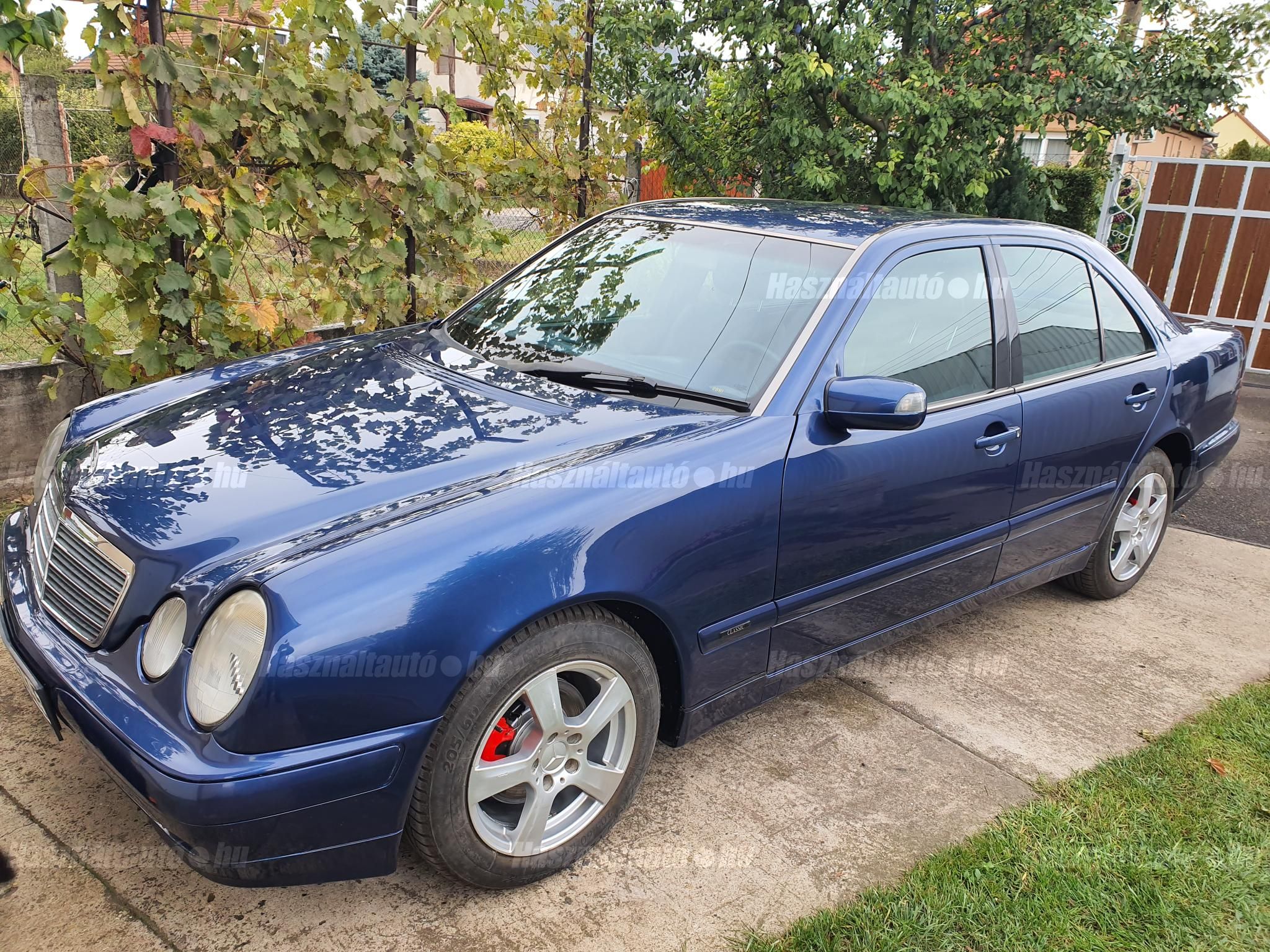 MERCEDES-BENZ E 220 2002/1 - 1