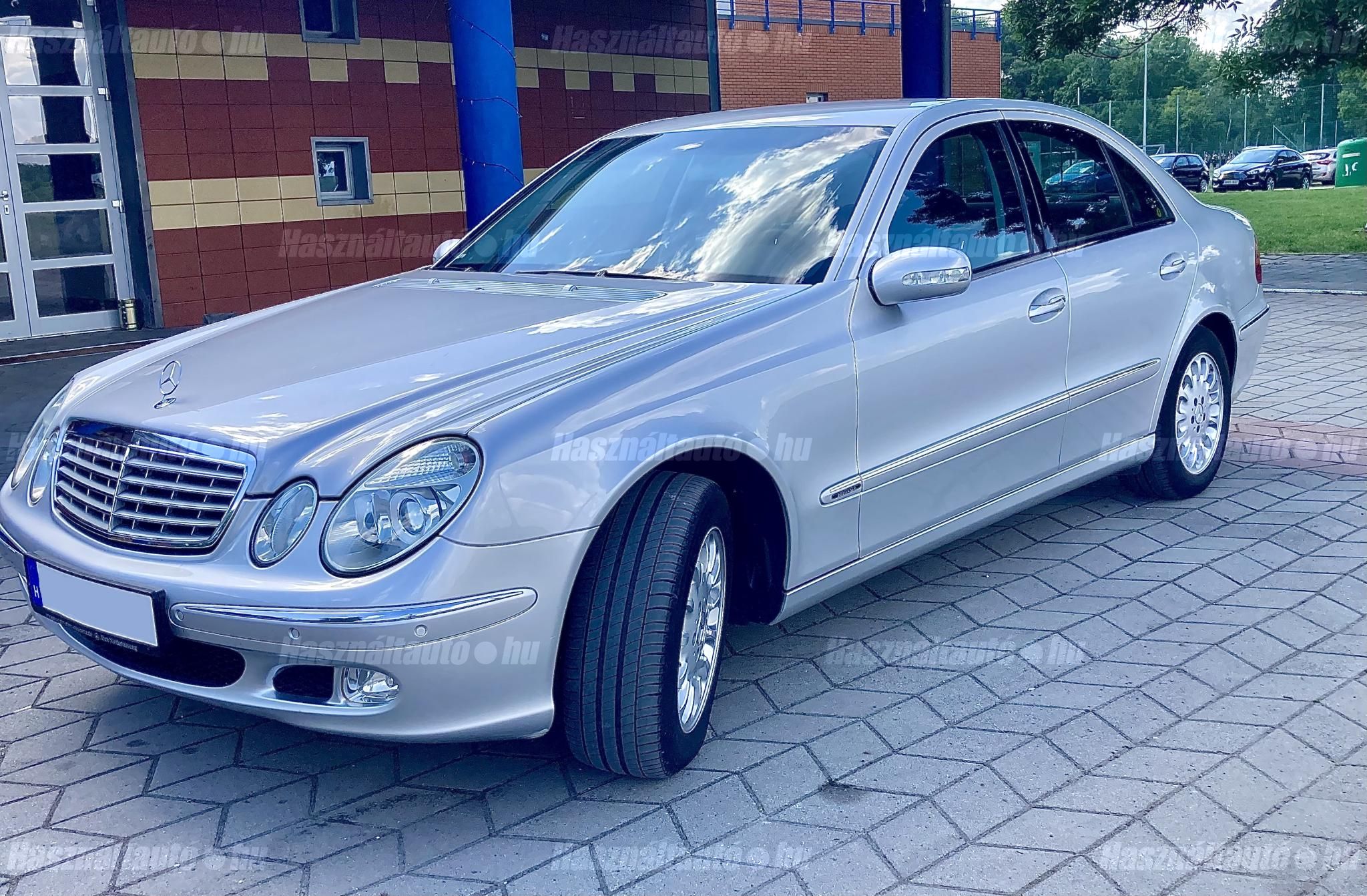 MERCEDES-BENZ E 220 2004/3 - 1
