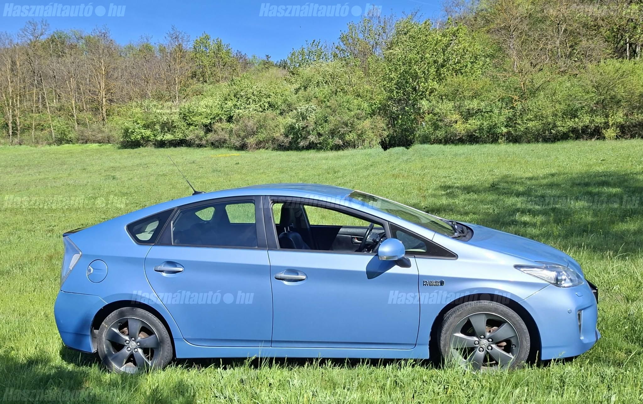 TOYOTA PRIUS PLUG-IN 2013/12 - 1