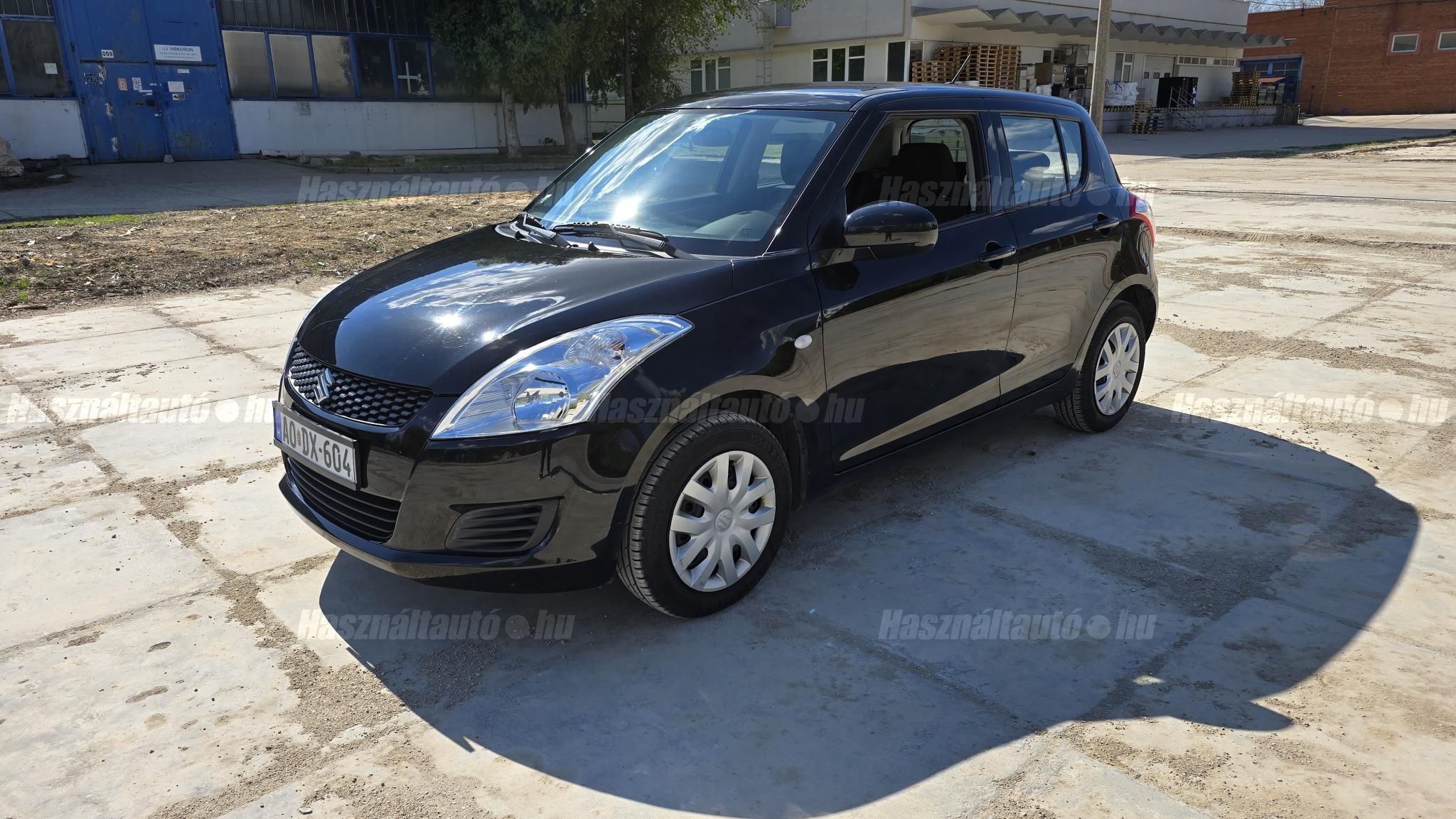 SUZUKI SWIFT 2013/6 - 1