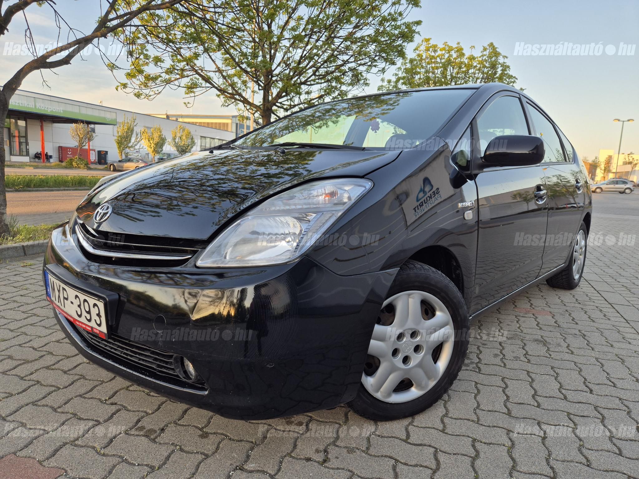 TOYOTA PRIUS 2004/6 - 1