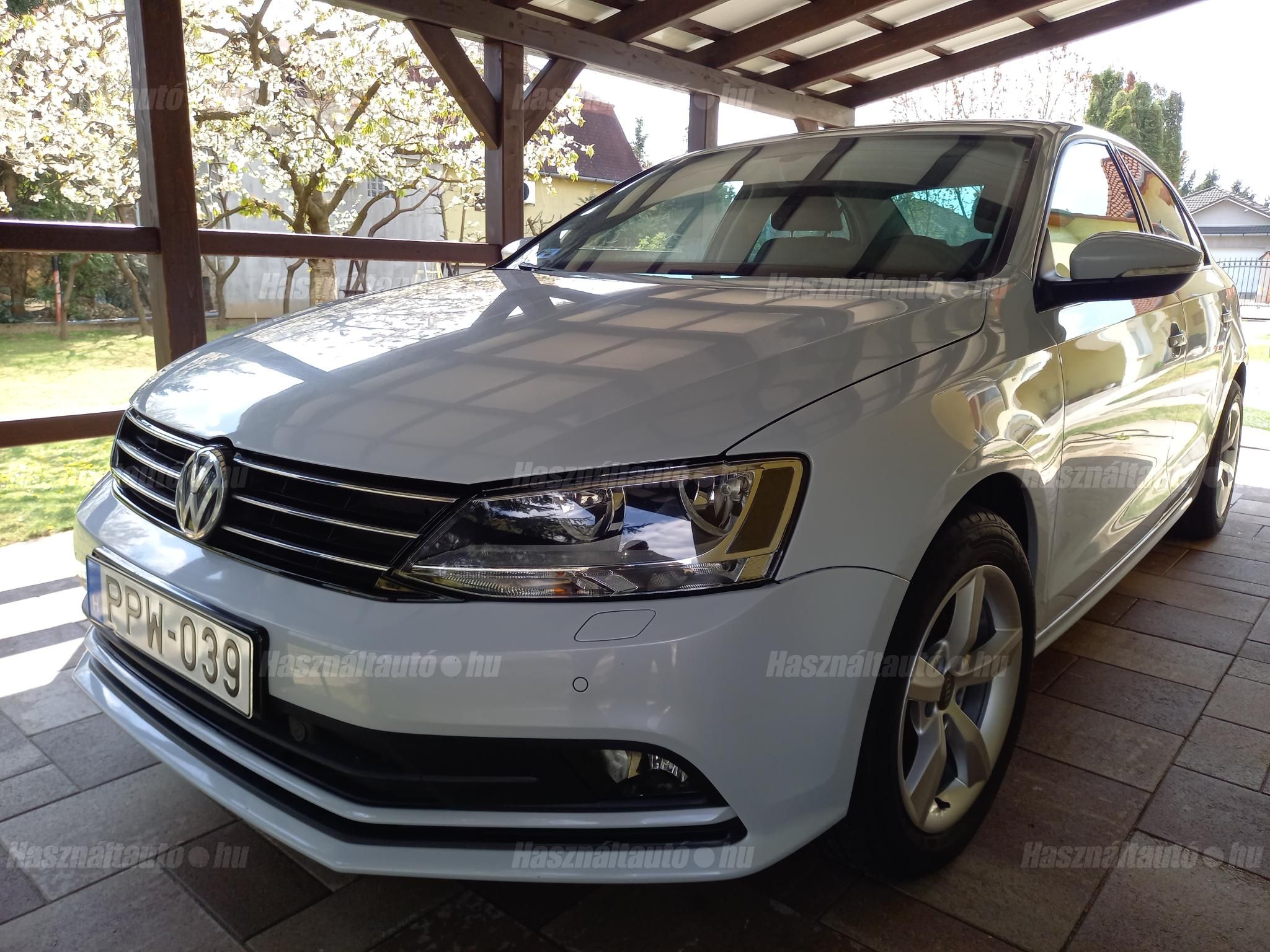 VOLKSWAGEN JETTA VI 2017/12 - 1