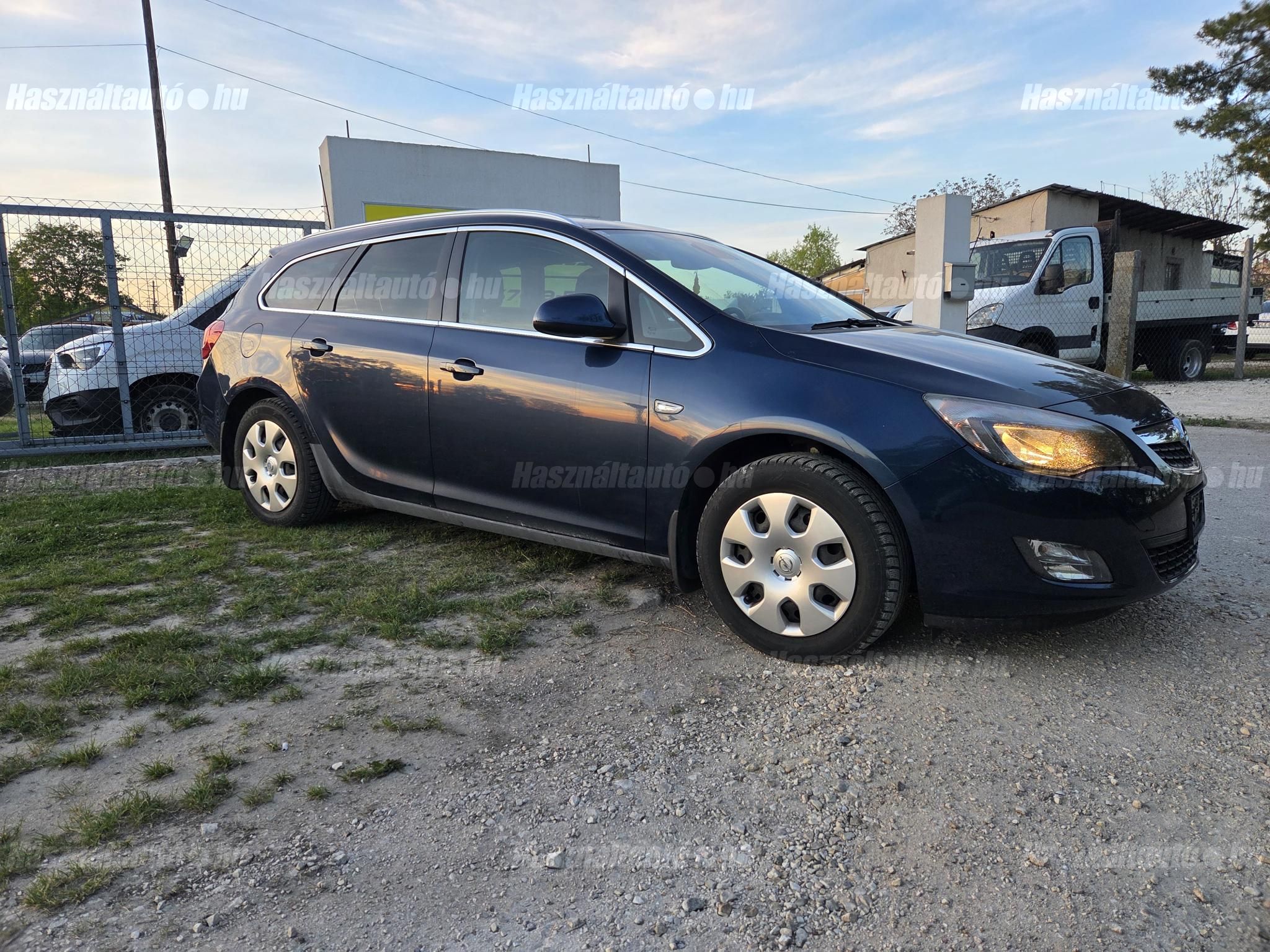 OPEL ASTRA J 2011/6 - 1