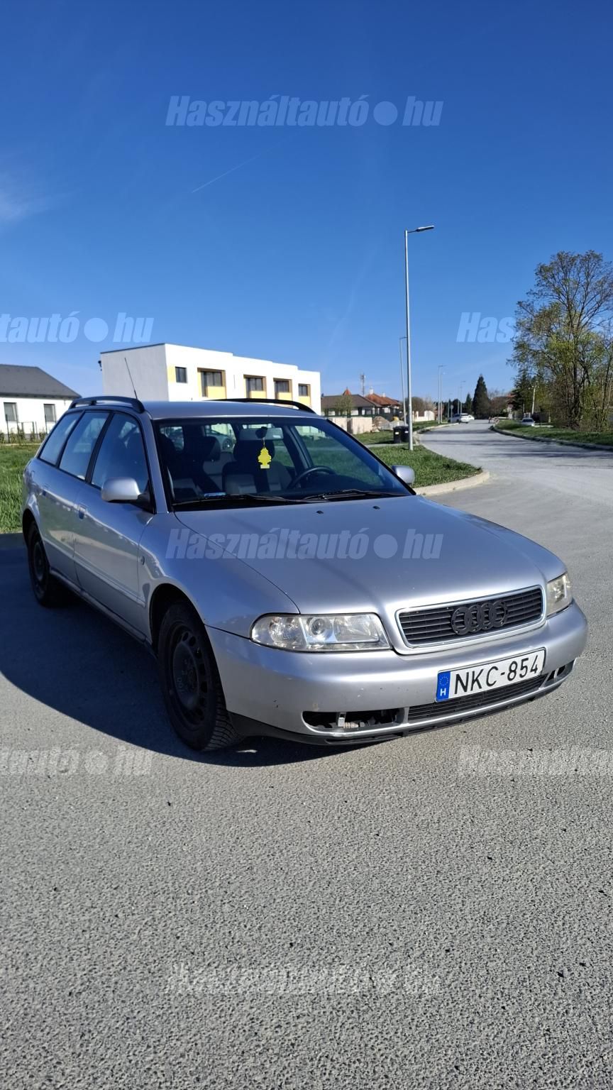 AUDI A4 1999/12 - 1