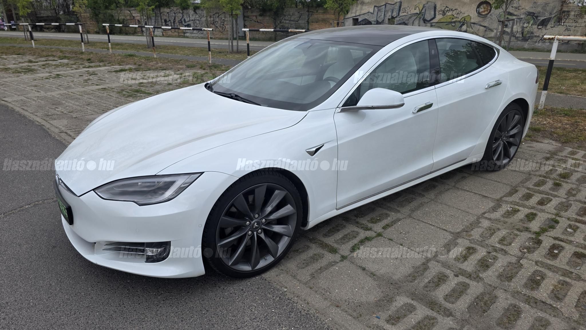 TESLA MODEL S 2020/10 - 1