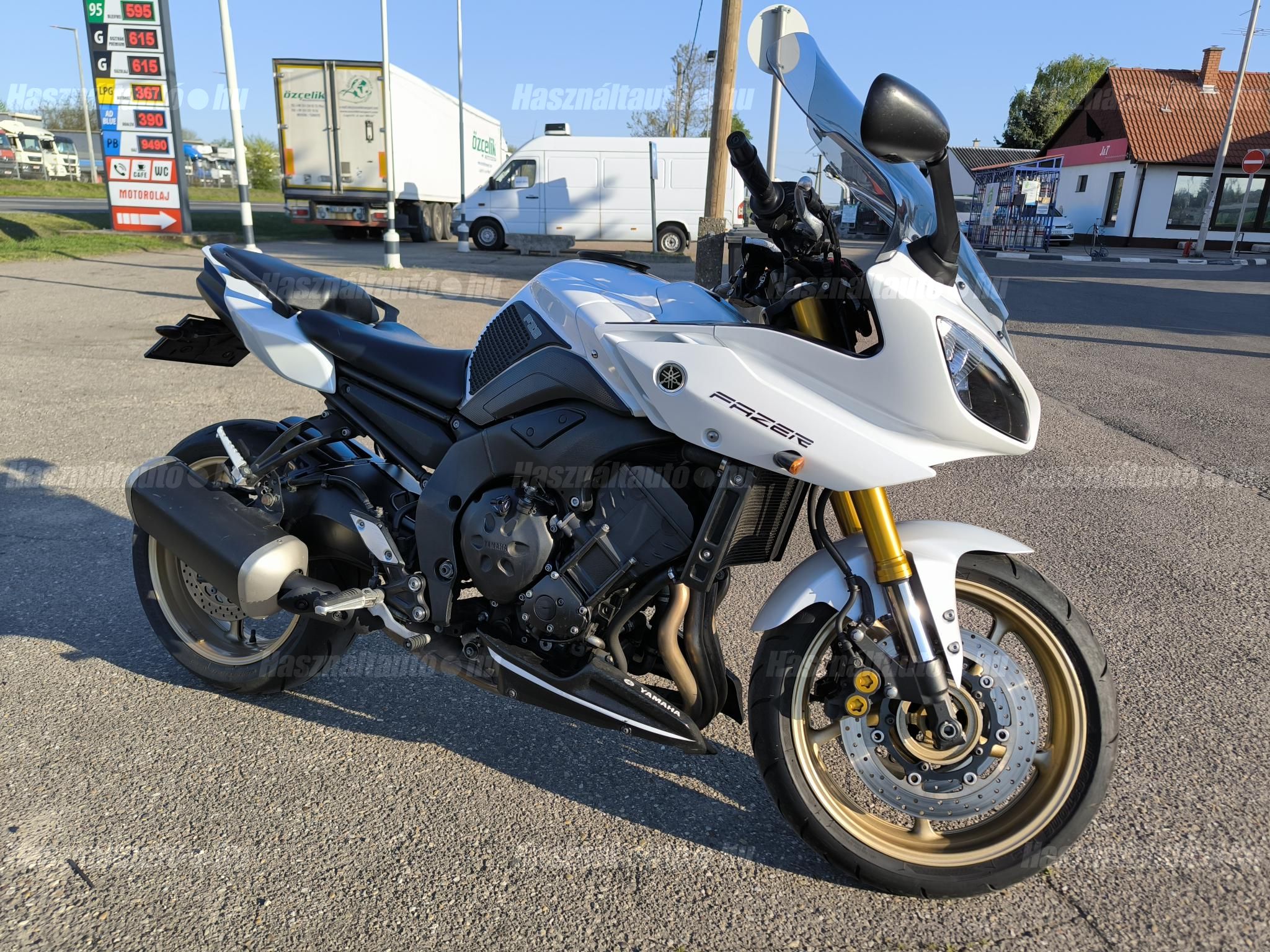 YAMAHA FZ8-S 2011/4 - 1