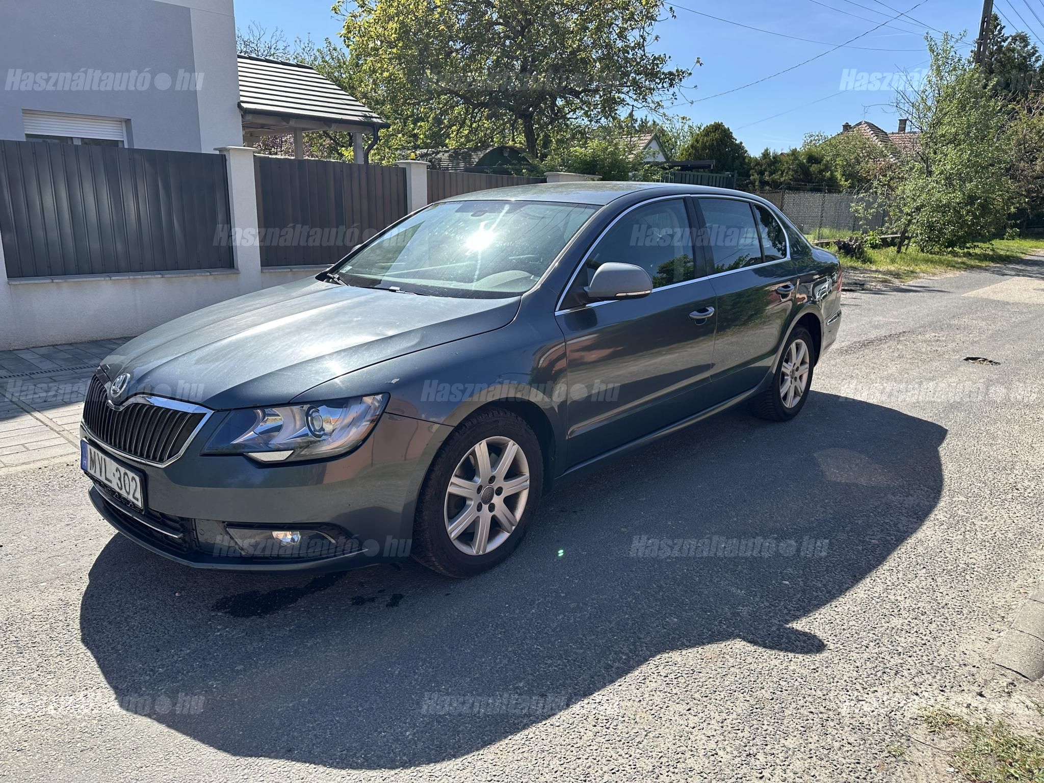 SKODA SUPERB 2014/8 - 1