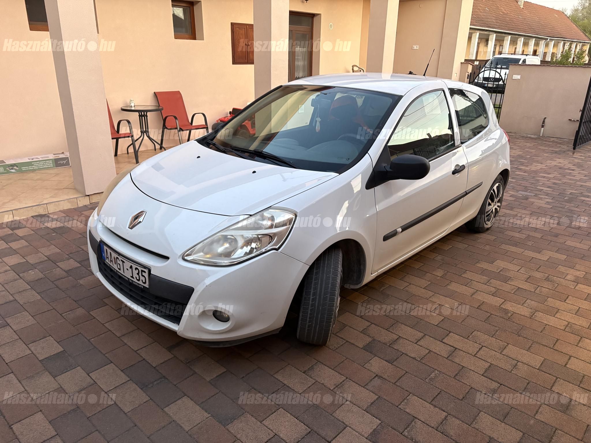 RENAULT CLIO 2013/4 - 1