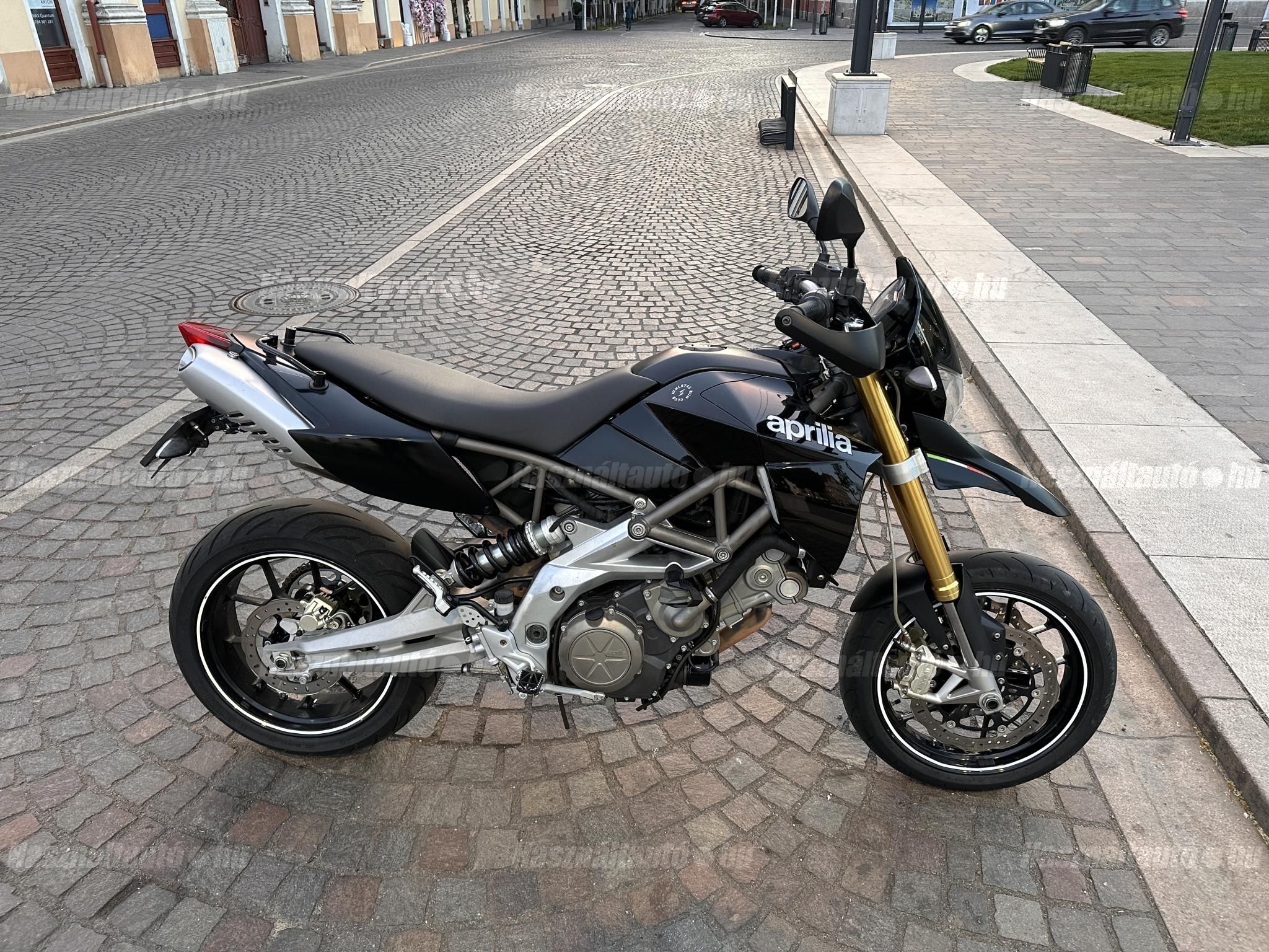 APRILIA DORSODURO 2009 - 1