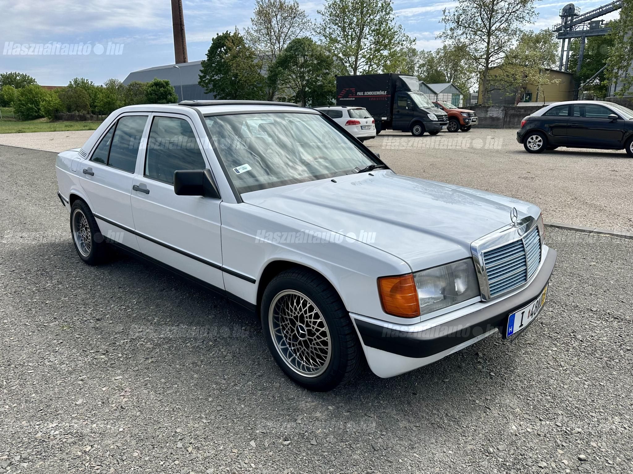 MERCEDES-BENZ 190 1987/1 - 1