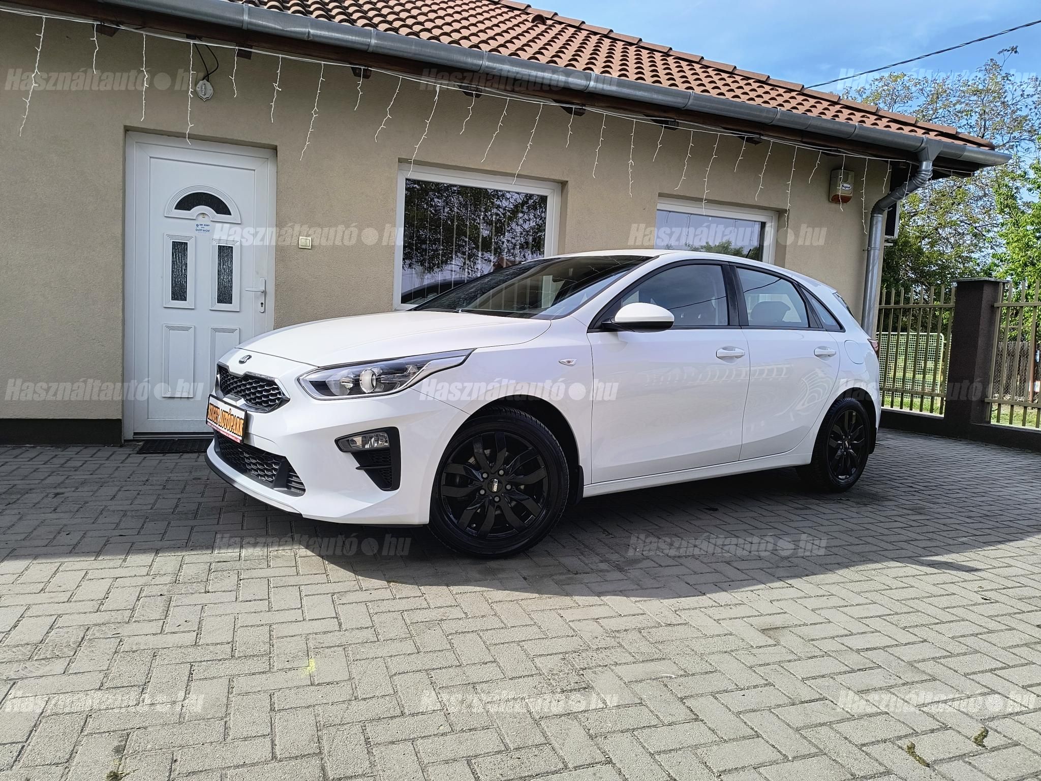 KIA CEE'D 2018/7 - 1