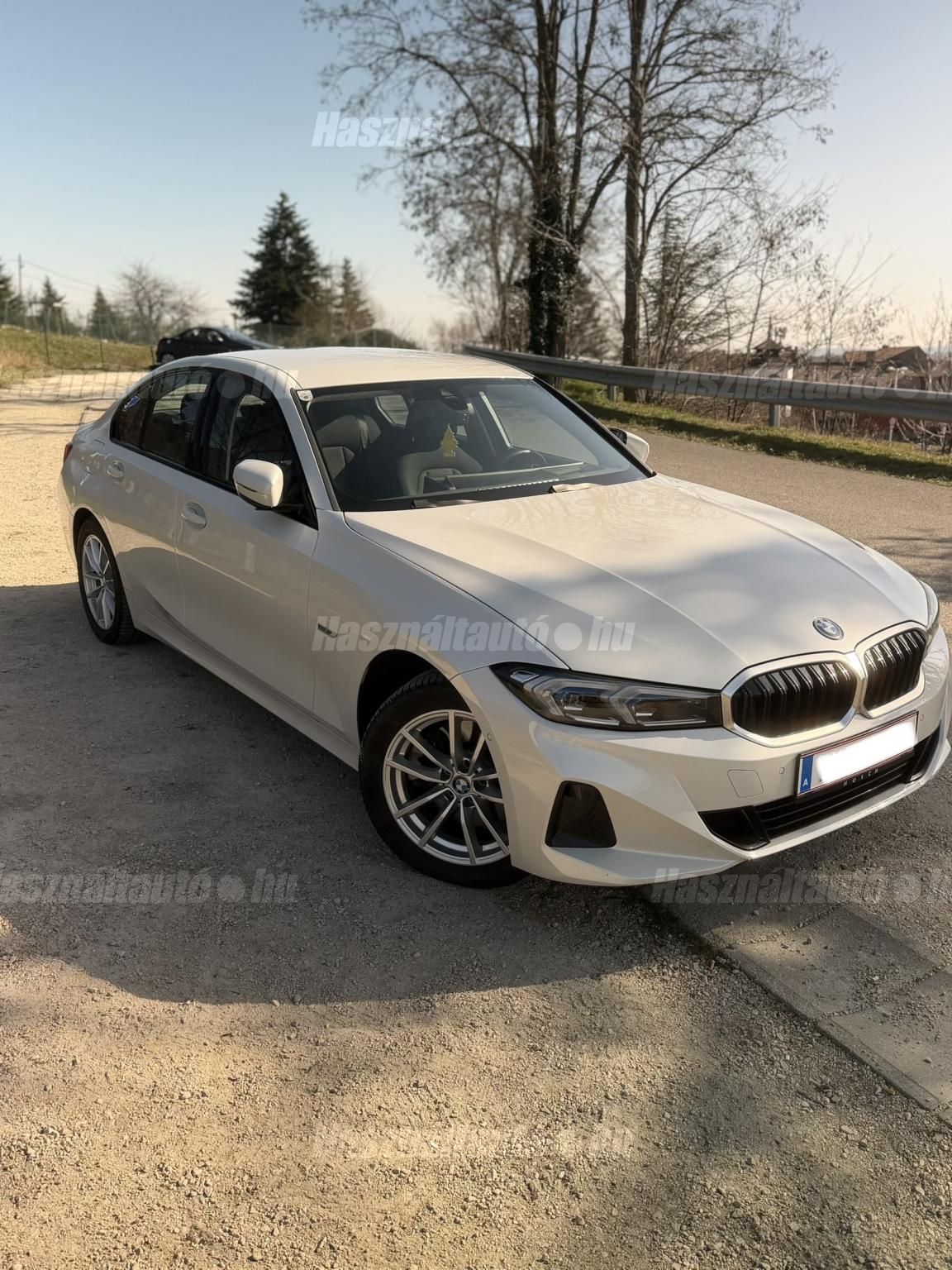 BMW 330 2023/12 - 1