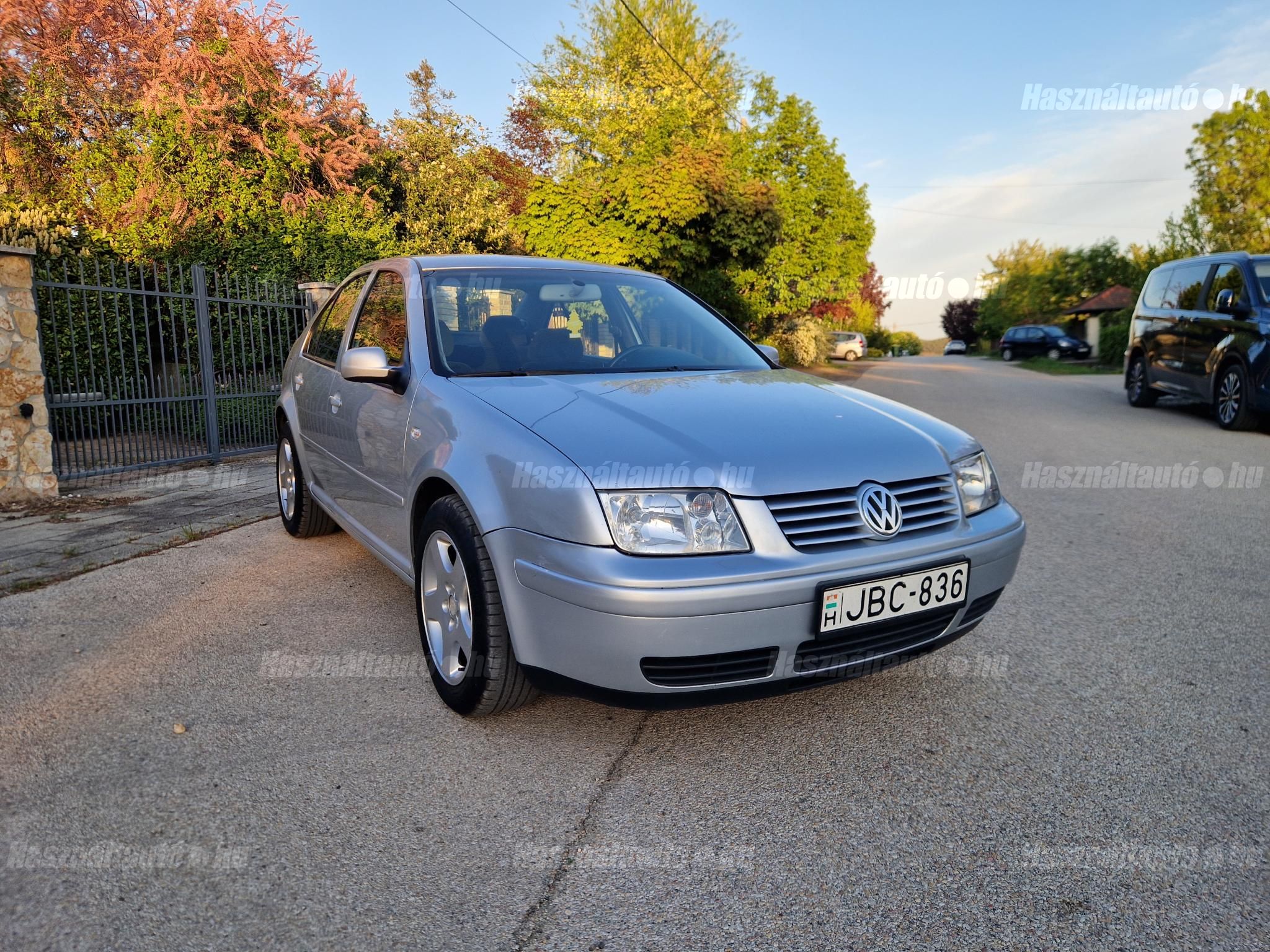 VOLKSWAGEN BORA 2004/3 - 1
