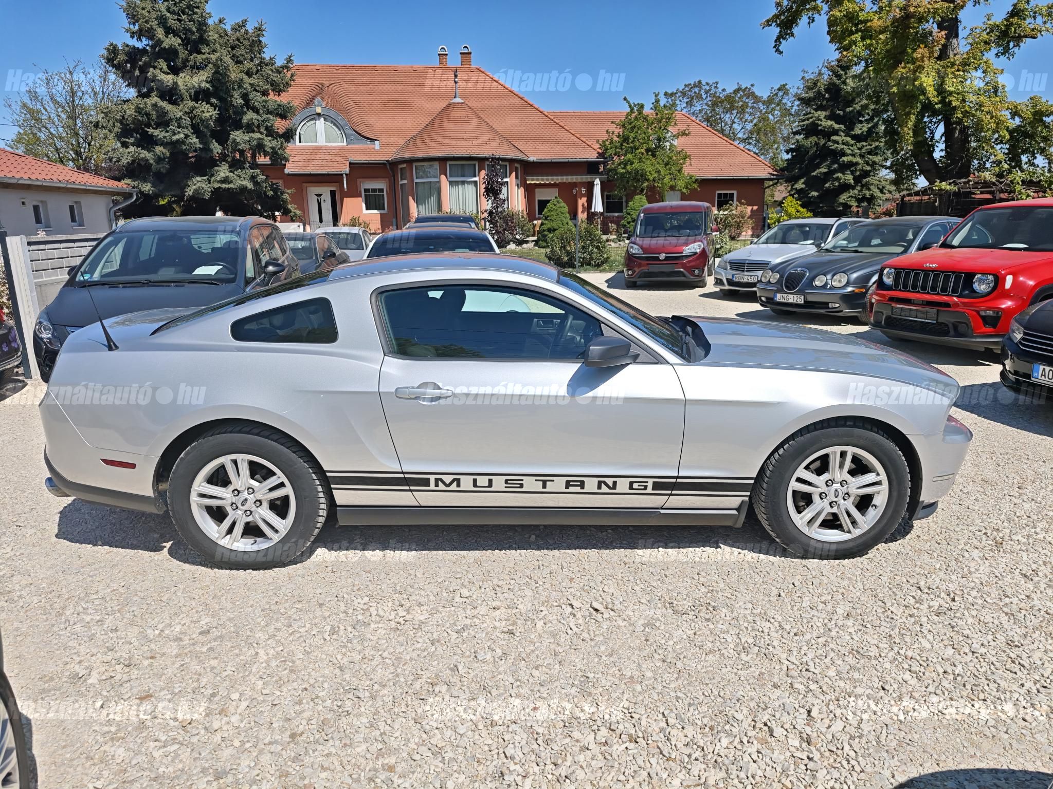 FORD MUSTANG 2014/8 - 1