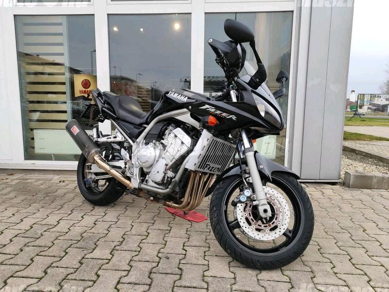 YAMAHA FZS 1000 (FAZER) 2001 - 1
