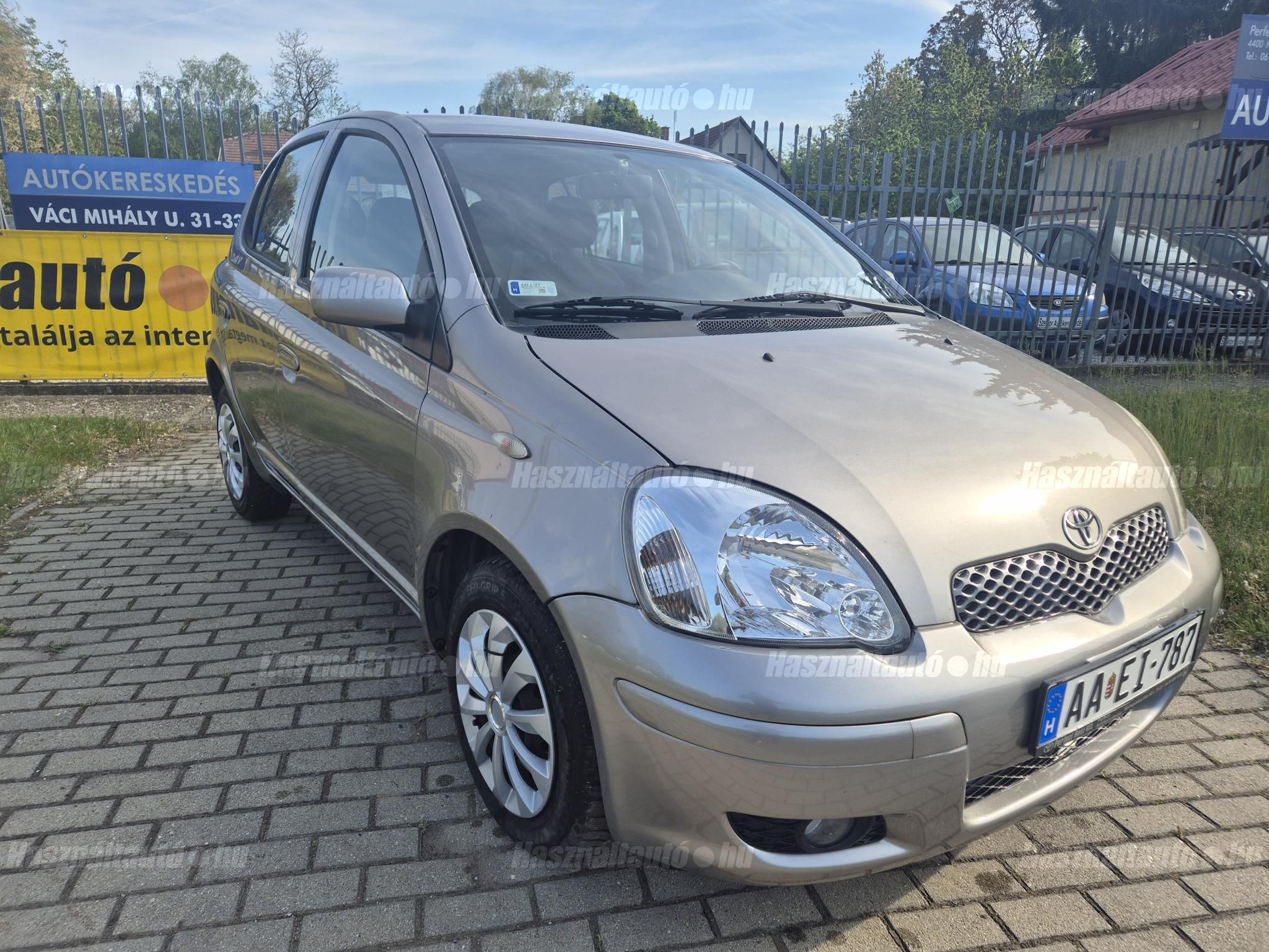 TOYOTA YARIS 2004/3 - 1