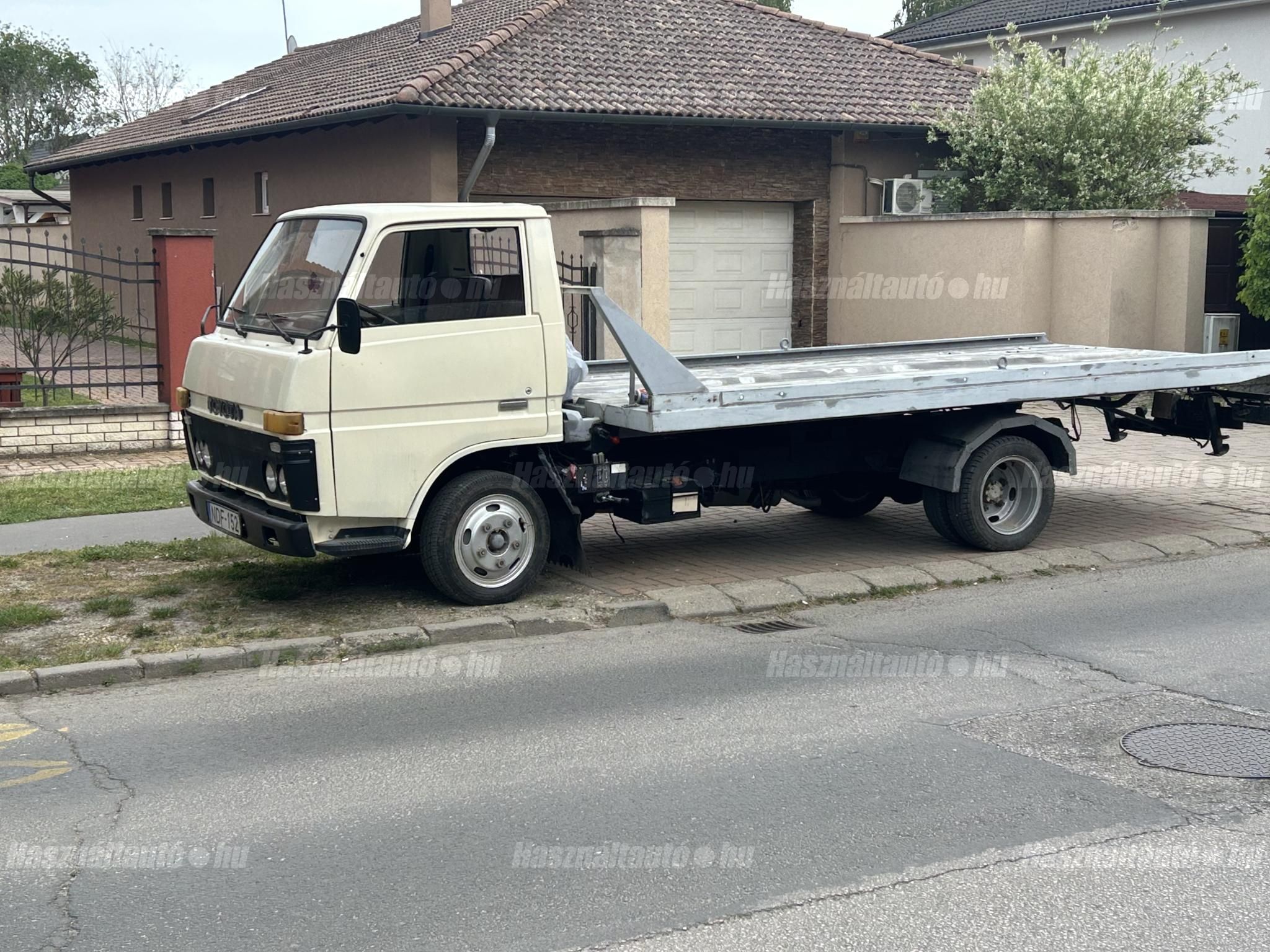 TOYOTA DYNA 1982/7 - 1