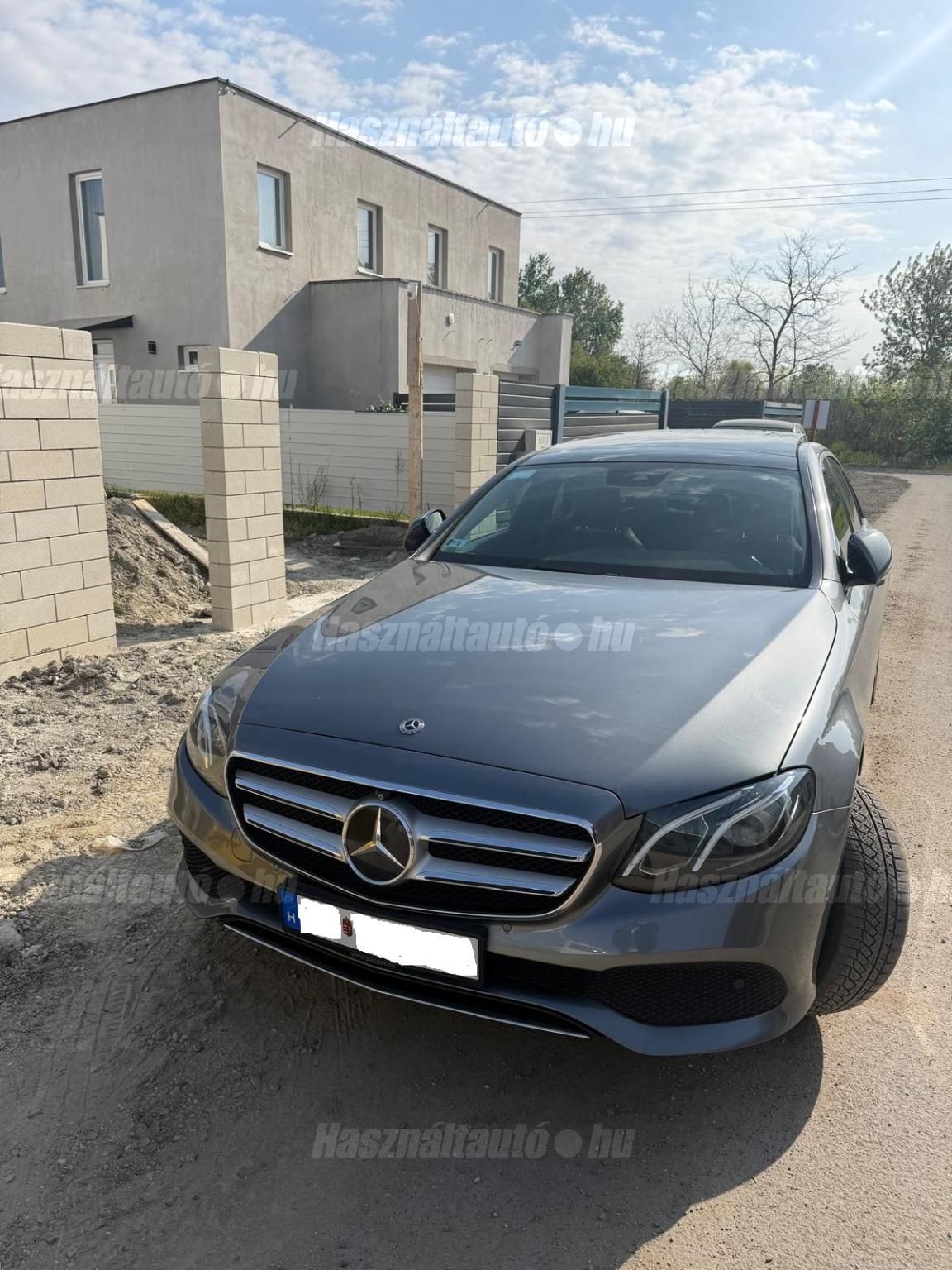 MERCEDES-BENZ E 220 2018/8 - 1