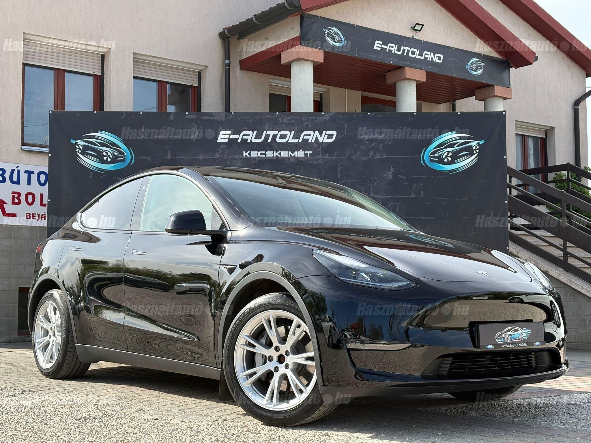 TESLA MODEL Y 2023/4 - 1