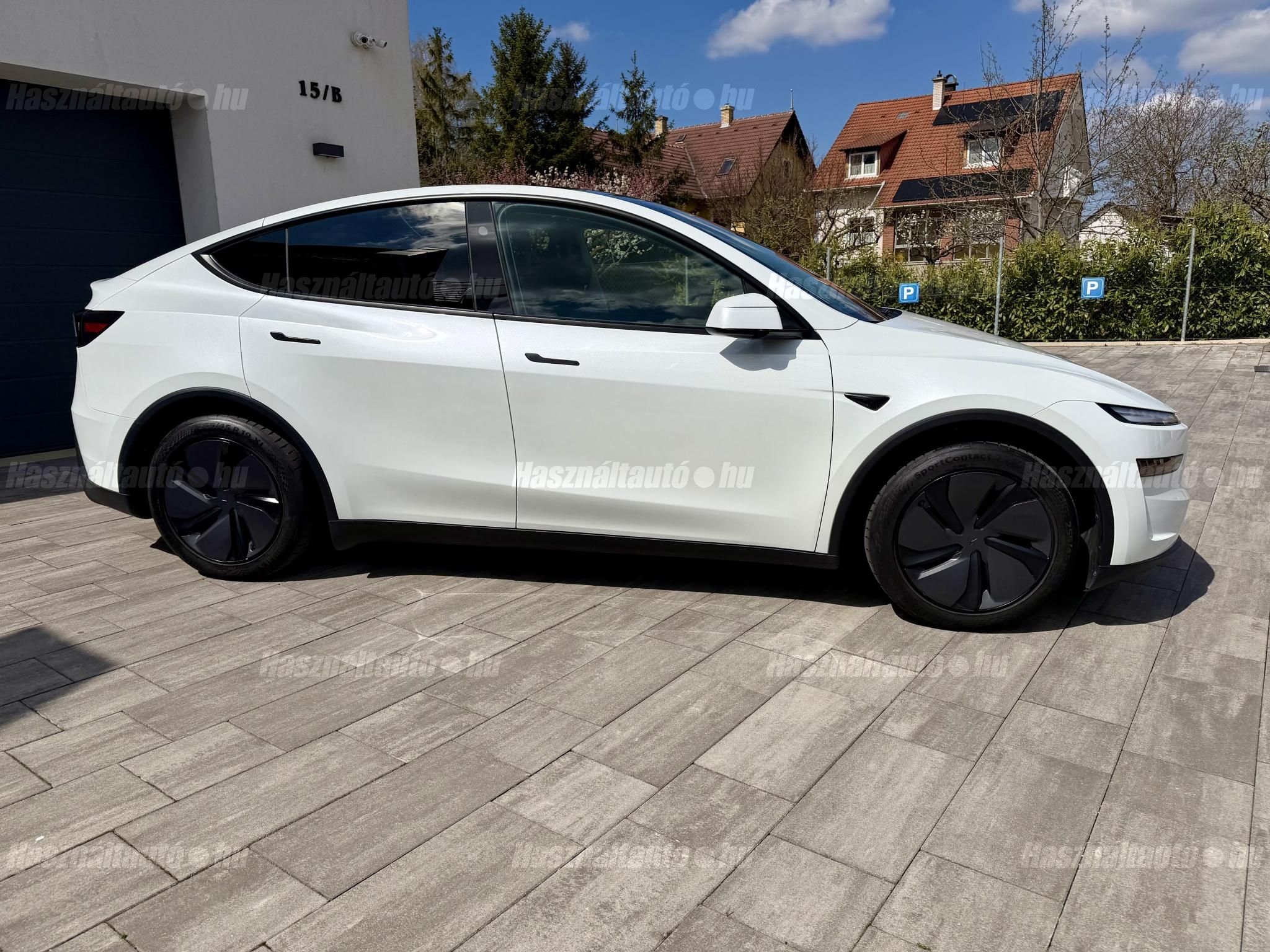 TESLA MODEL Y 2025/9 - 1