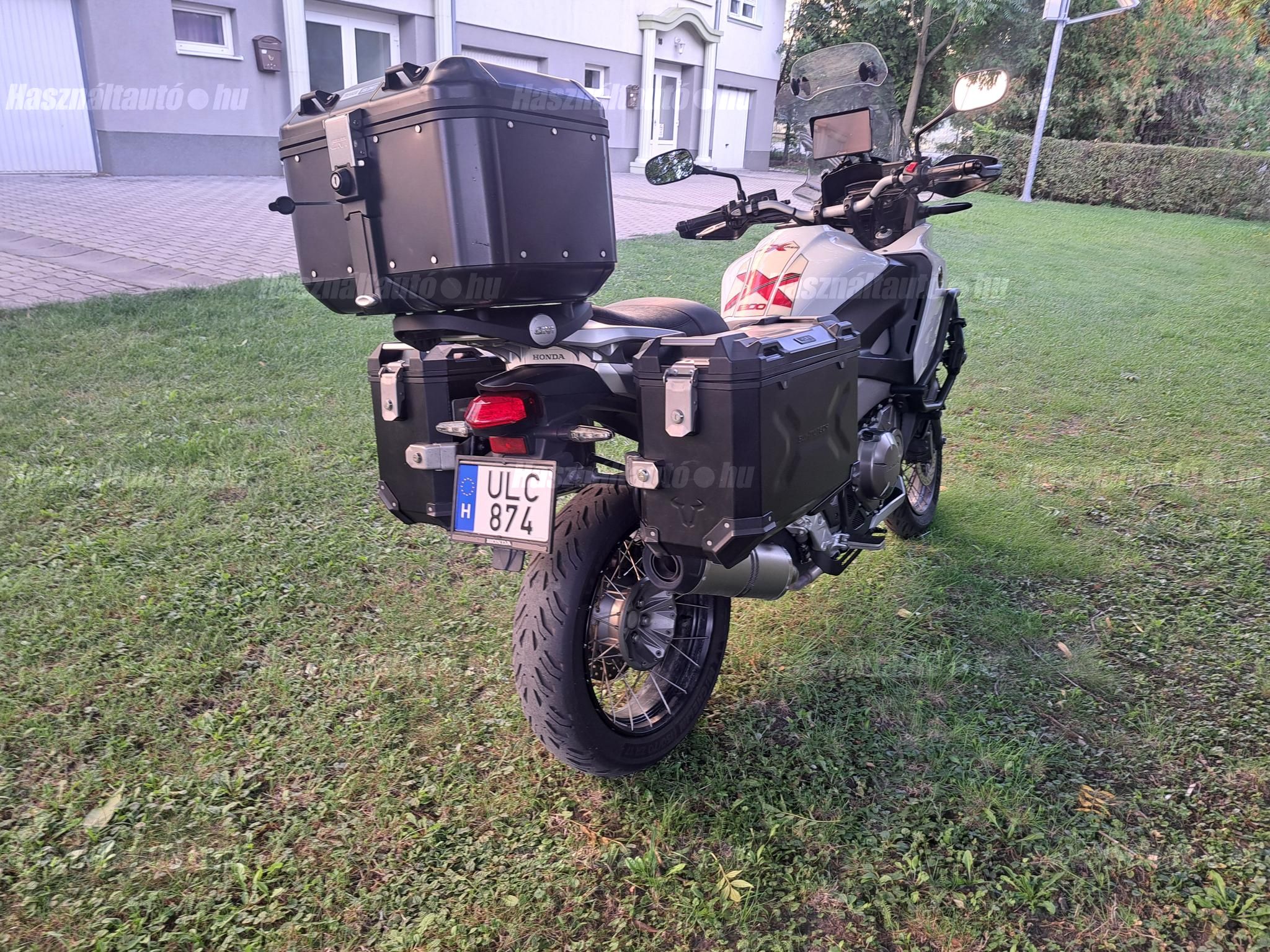 HONDA VFR 1200 X 2013/7 - 1