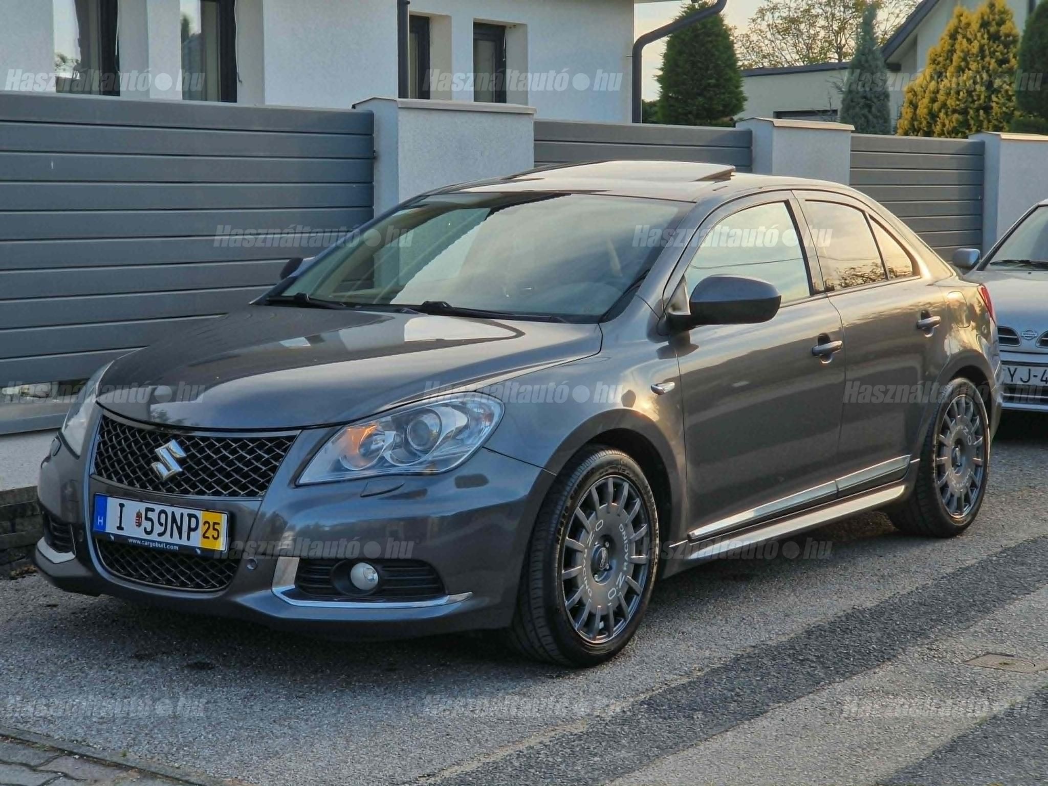 SUZUKI KIZASHI 2011/3 - 1
