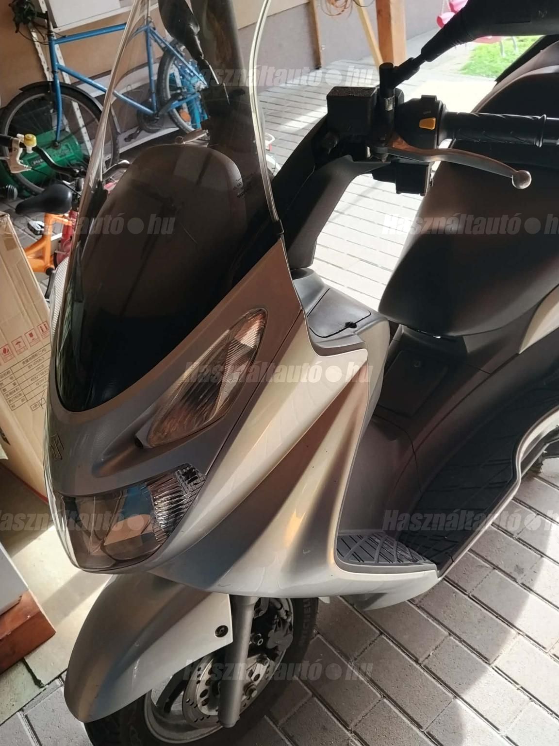 SUZUKI UH 125 BURGMAN 2005/12 - 1