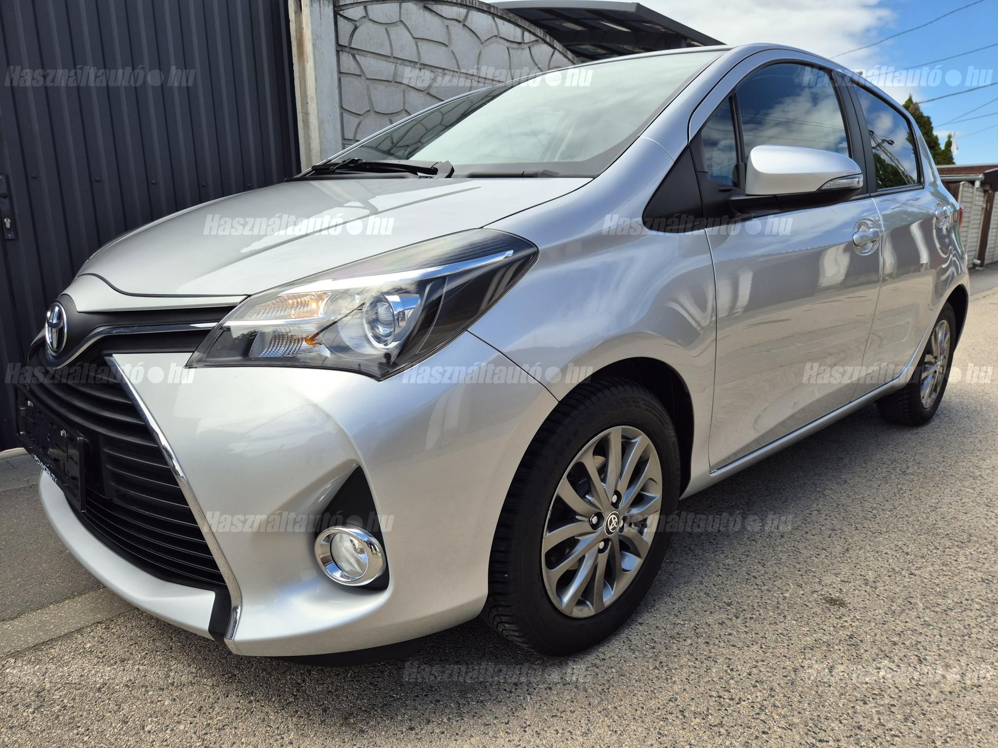 TOYOTA YARIS 2016/7 - 1