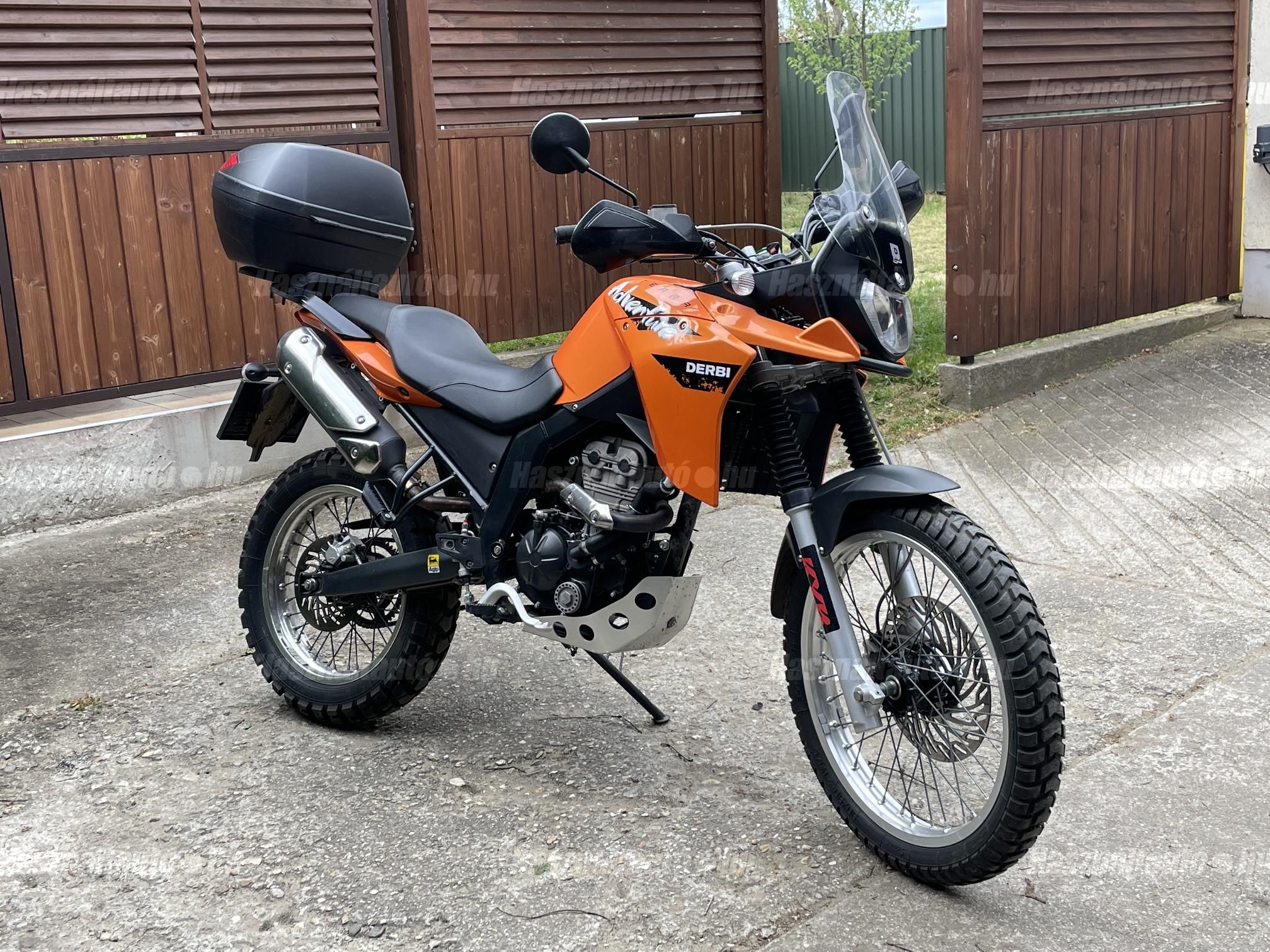 DERBI TERRA 125 2010/8 - 1