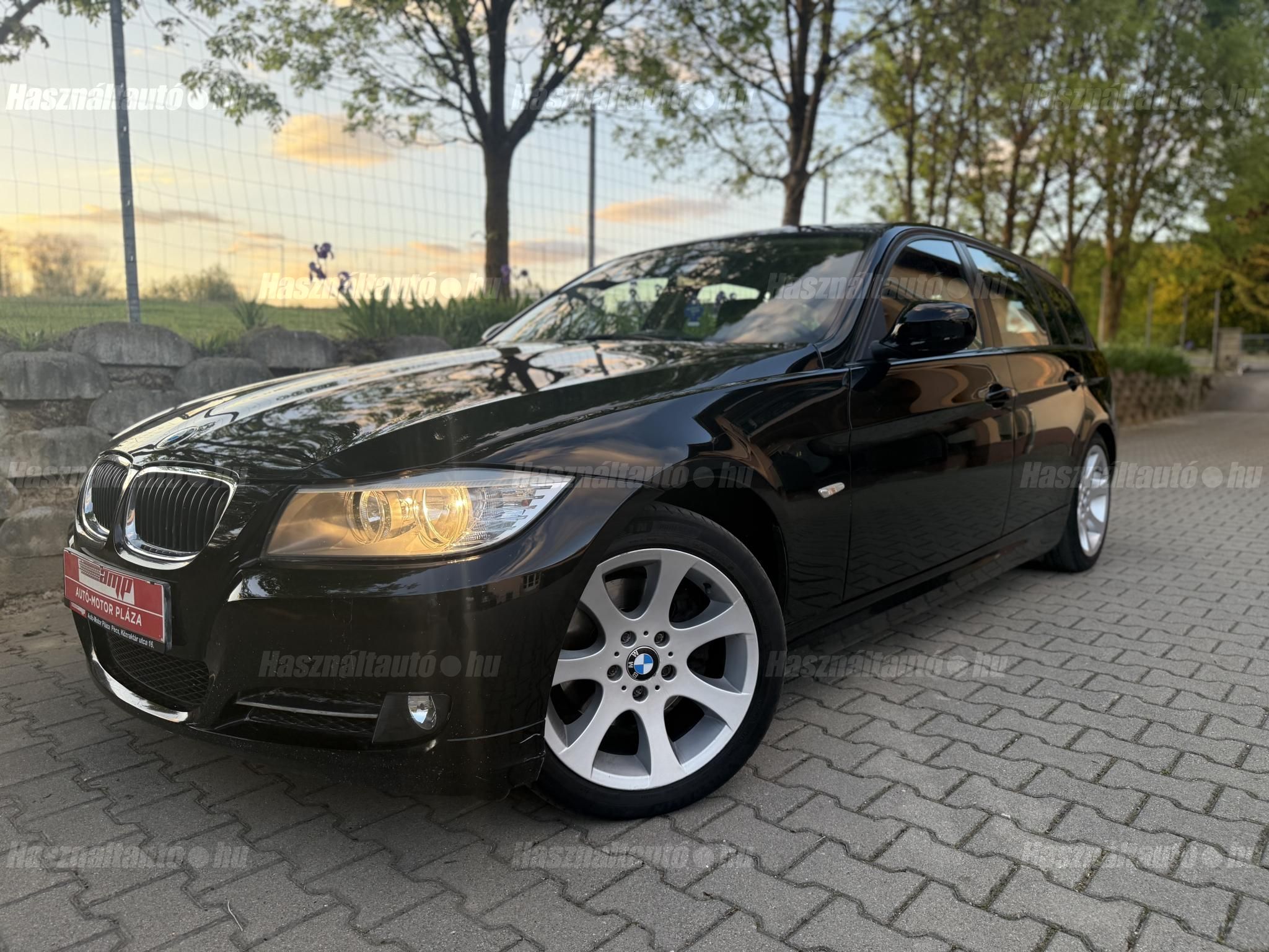 BMW 318 2011/12 - 1