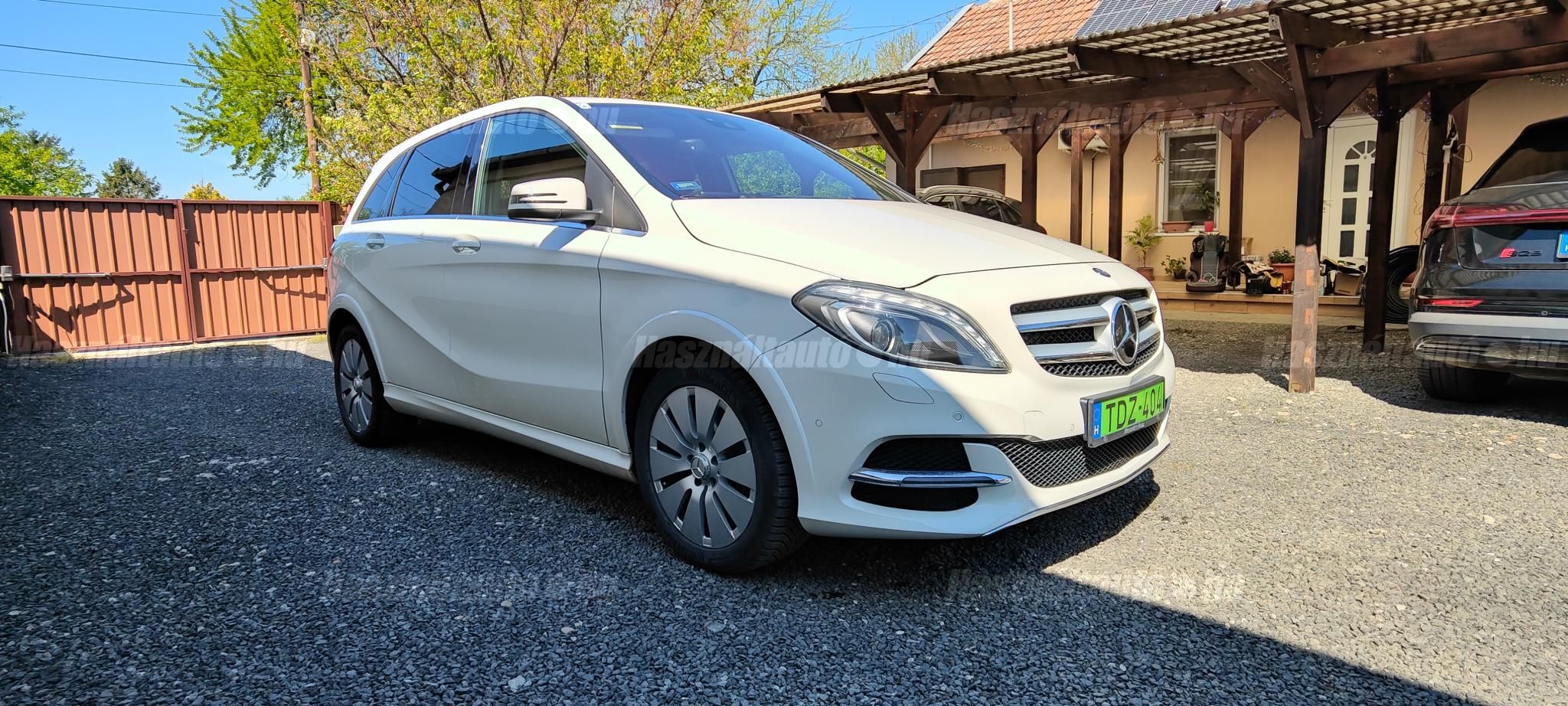 MERCEDES-BENZ B 250 E 2015/6 - 1