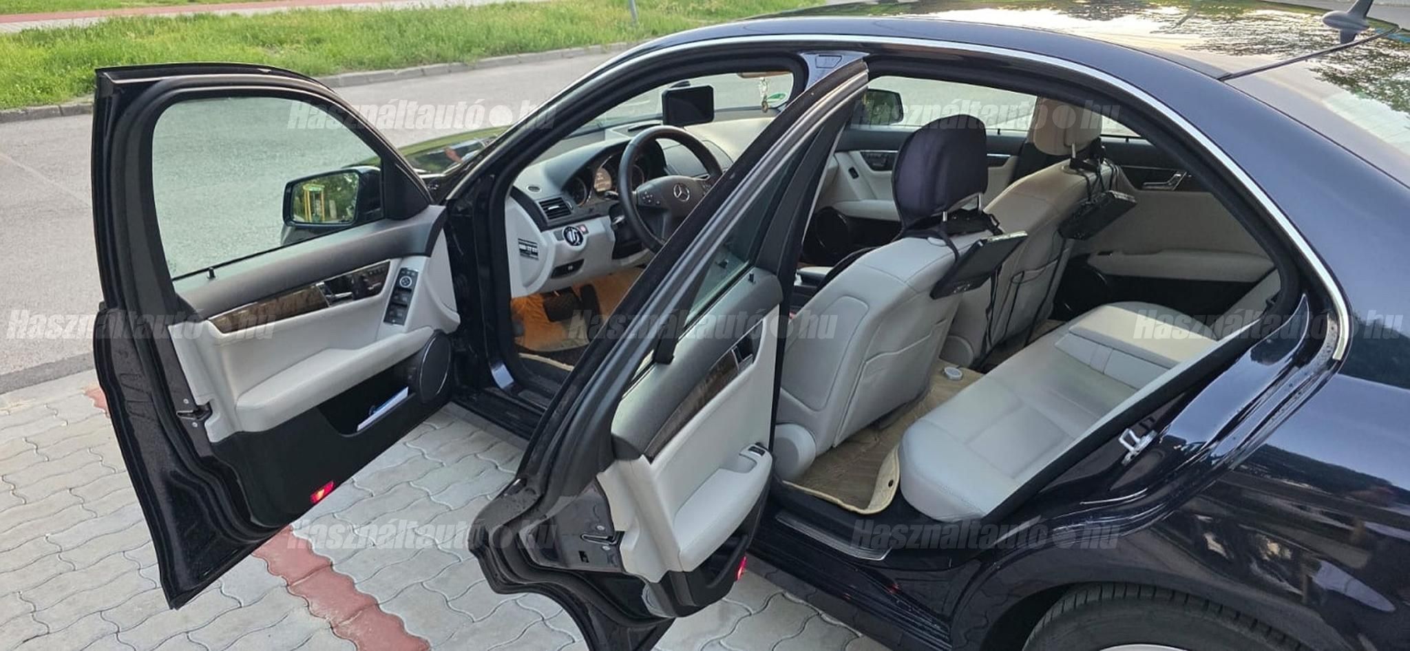MERCEDES-BENZ C 300 2009/11 - 1