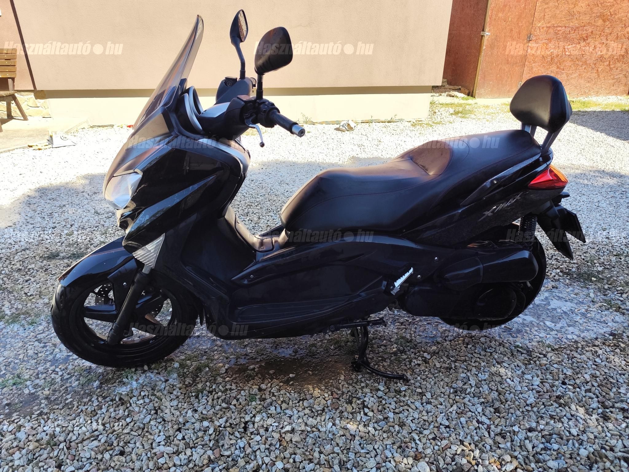 YAMAHA YP 250 R X-MAX 2010/5 - 1