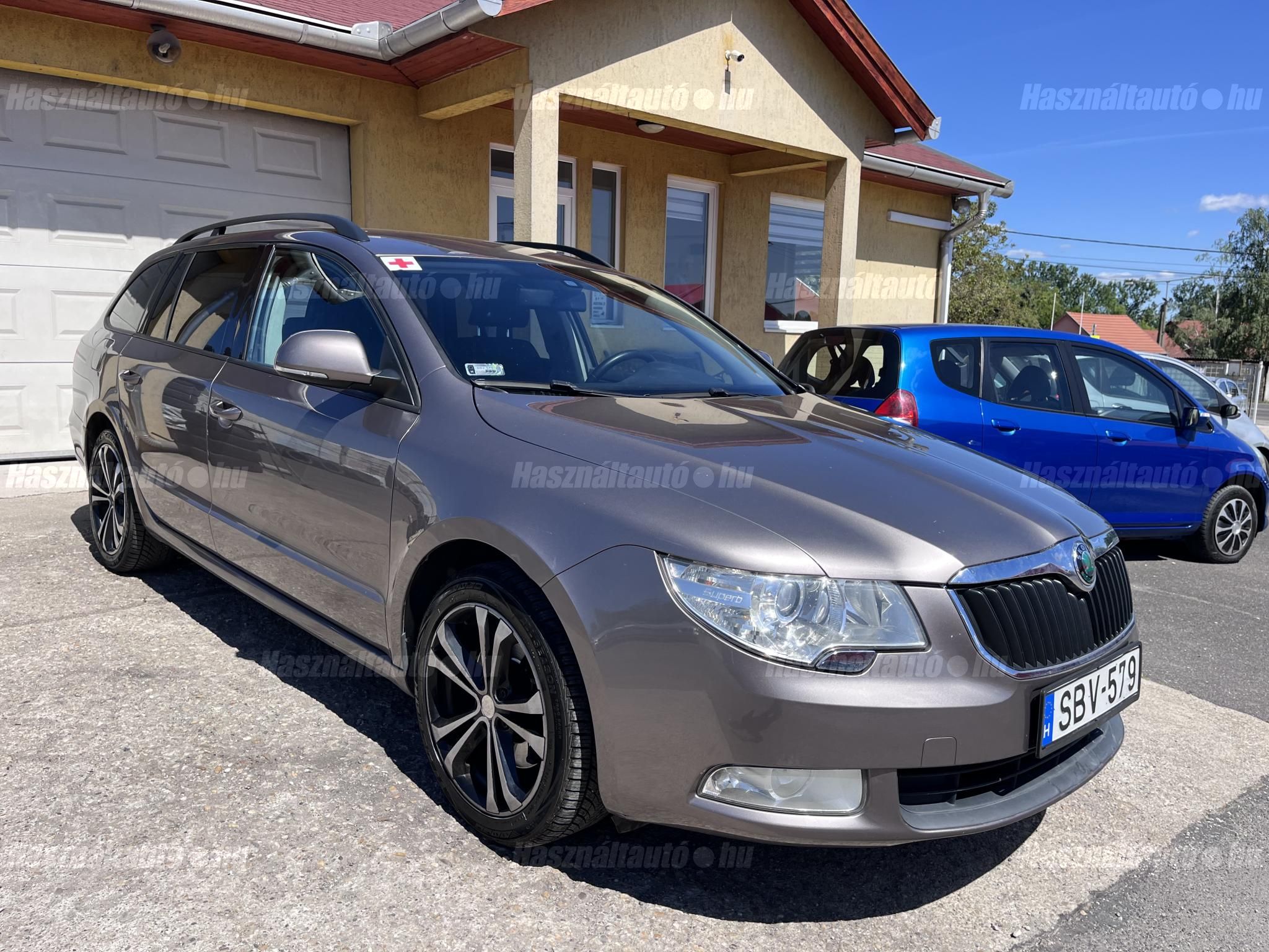 SKODA SUPERB 2011/1 - 1