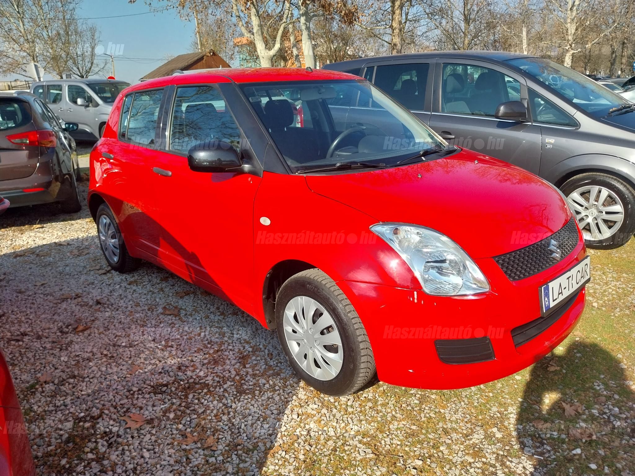 SUZUKI SWIFT 2009/3 - 1