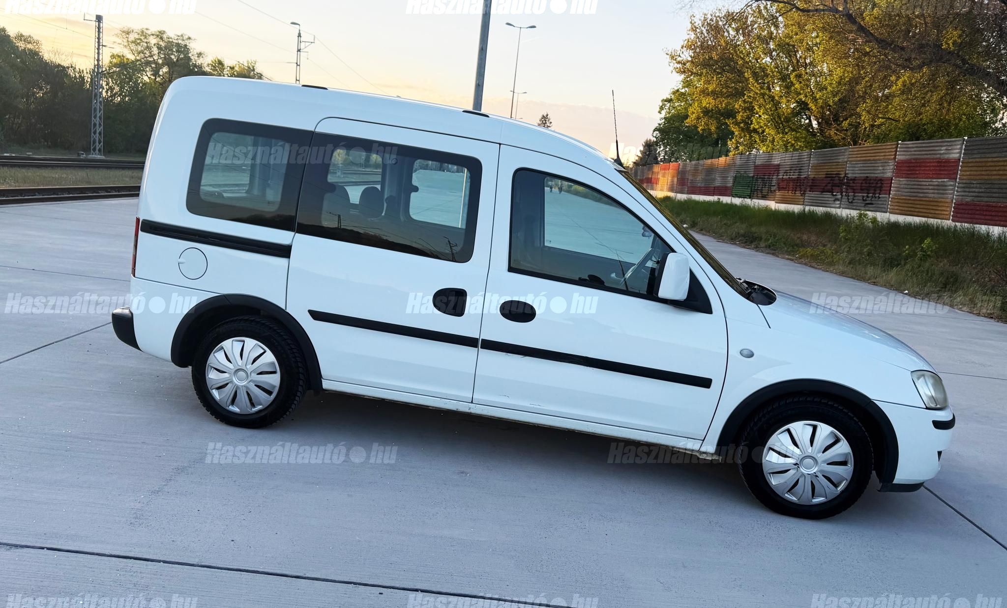 OPEL COMBO 2010/4 - 1