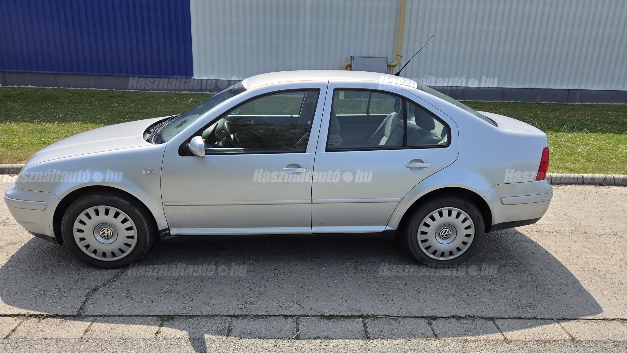 VOLKSWAGEN BORA 2000 - 1