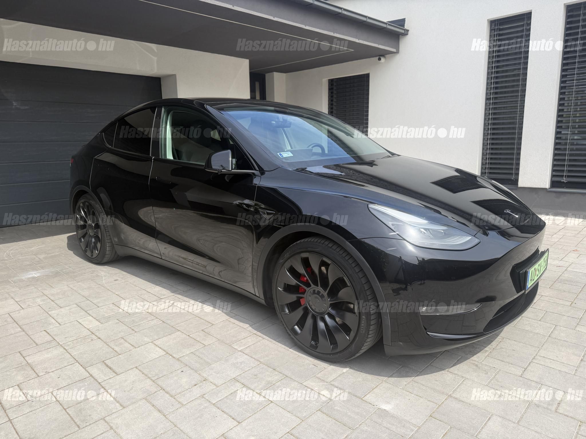 TESLA MODEL Y 2023/2 - 1