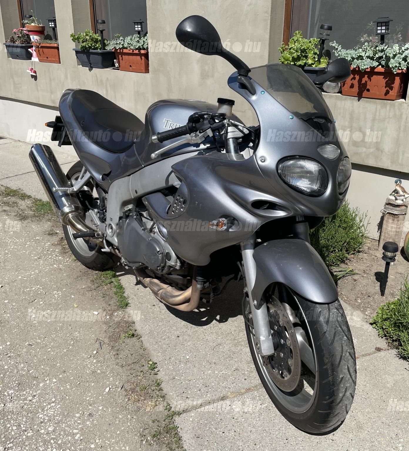 TRIUMPH SPRINT RS 2002/12 - 1