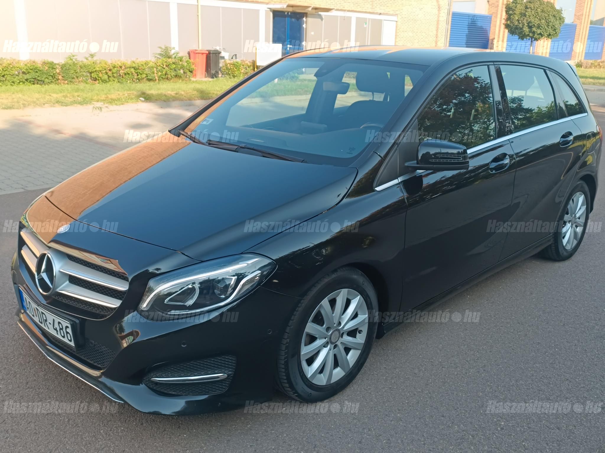 MERCEDES-BENZ B 180 2017/3 - 1