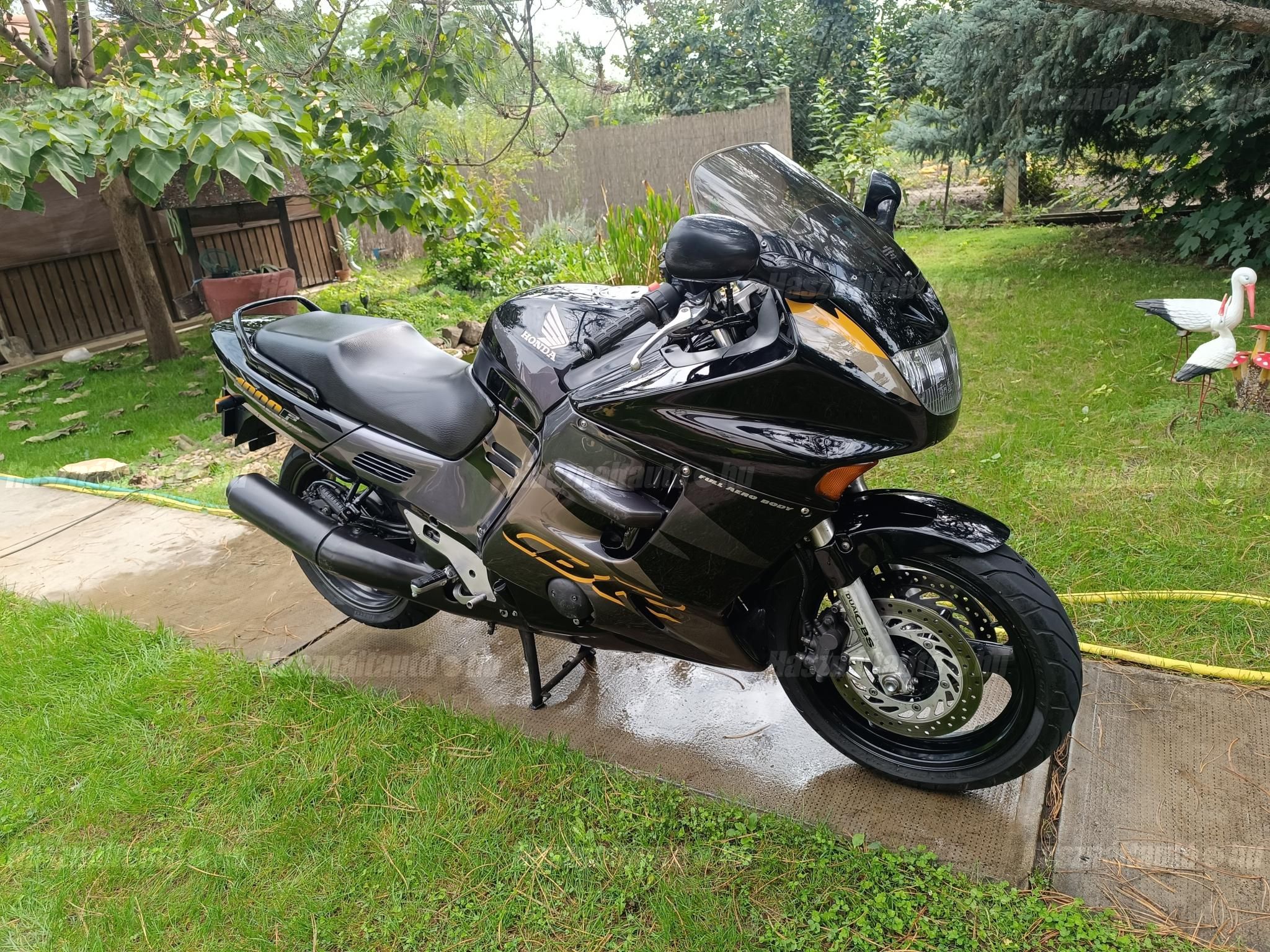 HONDA CBR 1000 F 1996/6 - 1