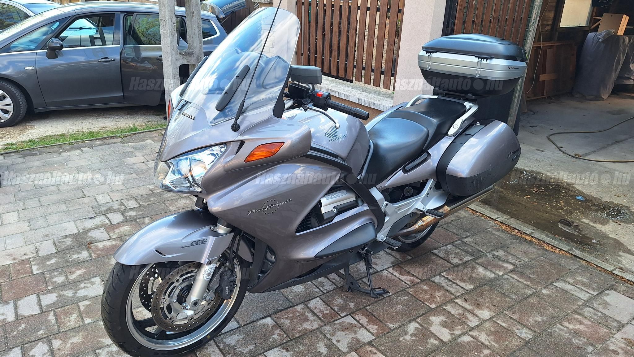 HONDA ST 1300 PAN EUROPEAN 2002/6 - 1
